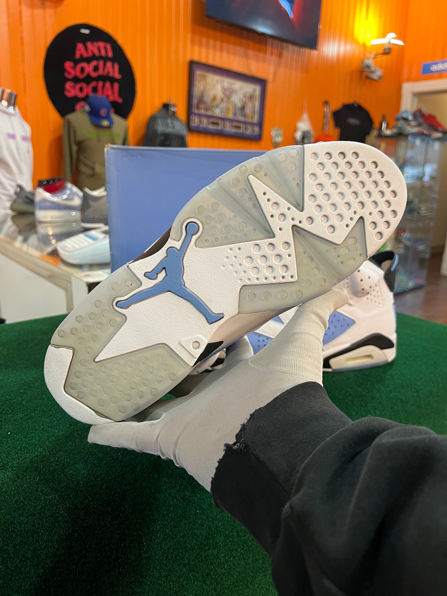 Jordan 6 (UNC)