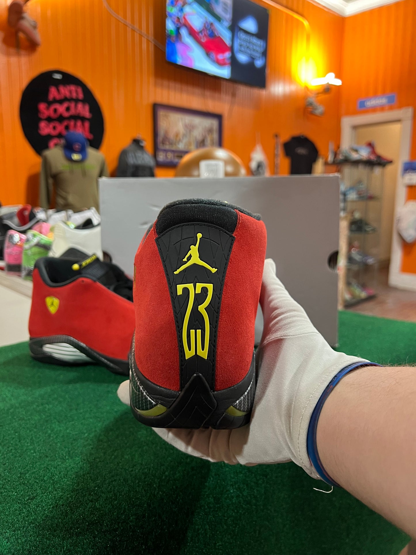 Jordan 14 (Ferrari)