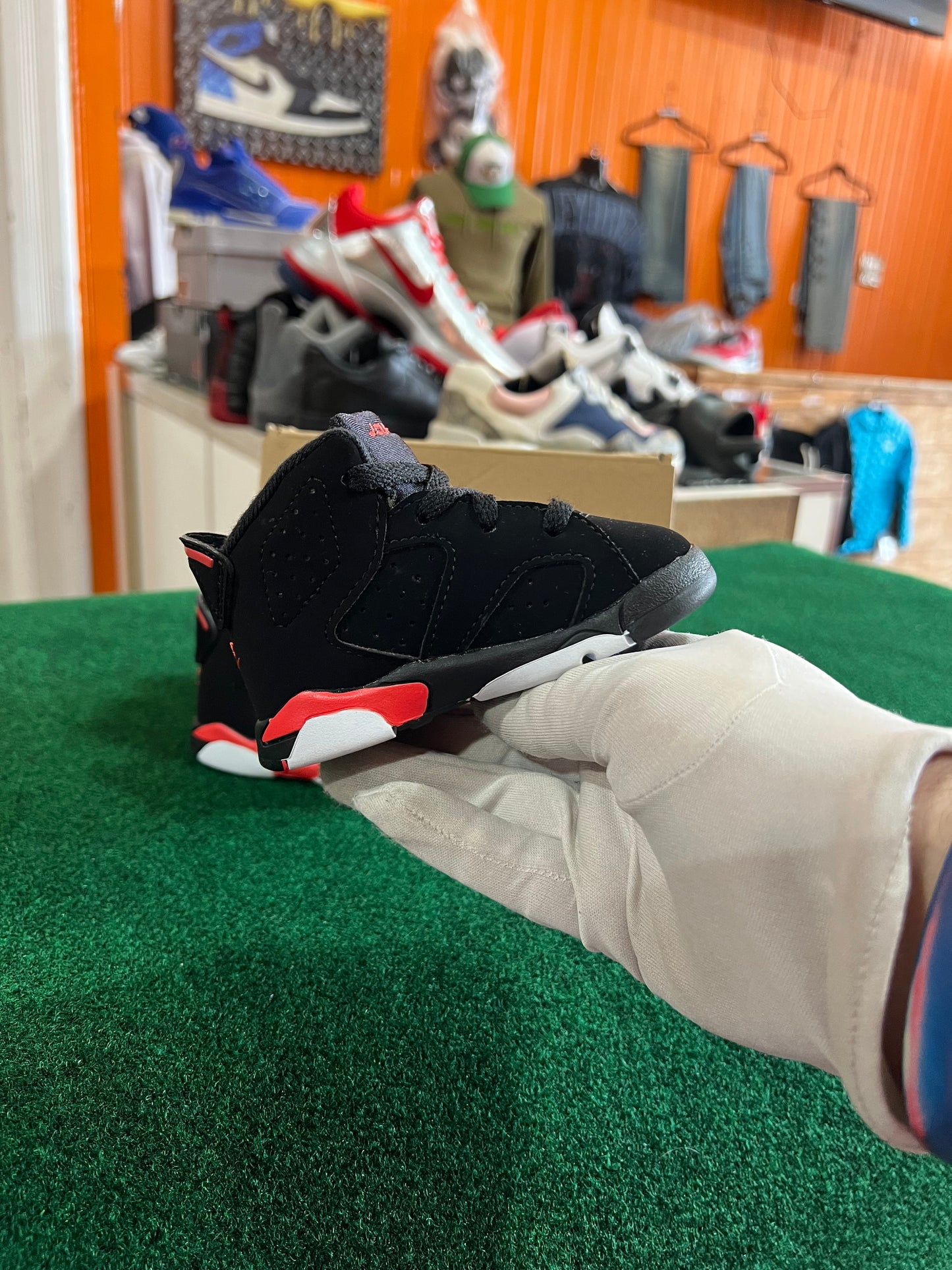 Jordan 6 (Infrared)