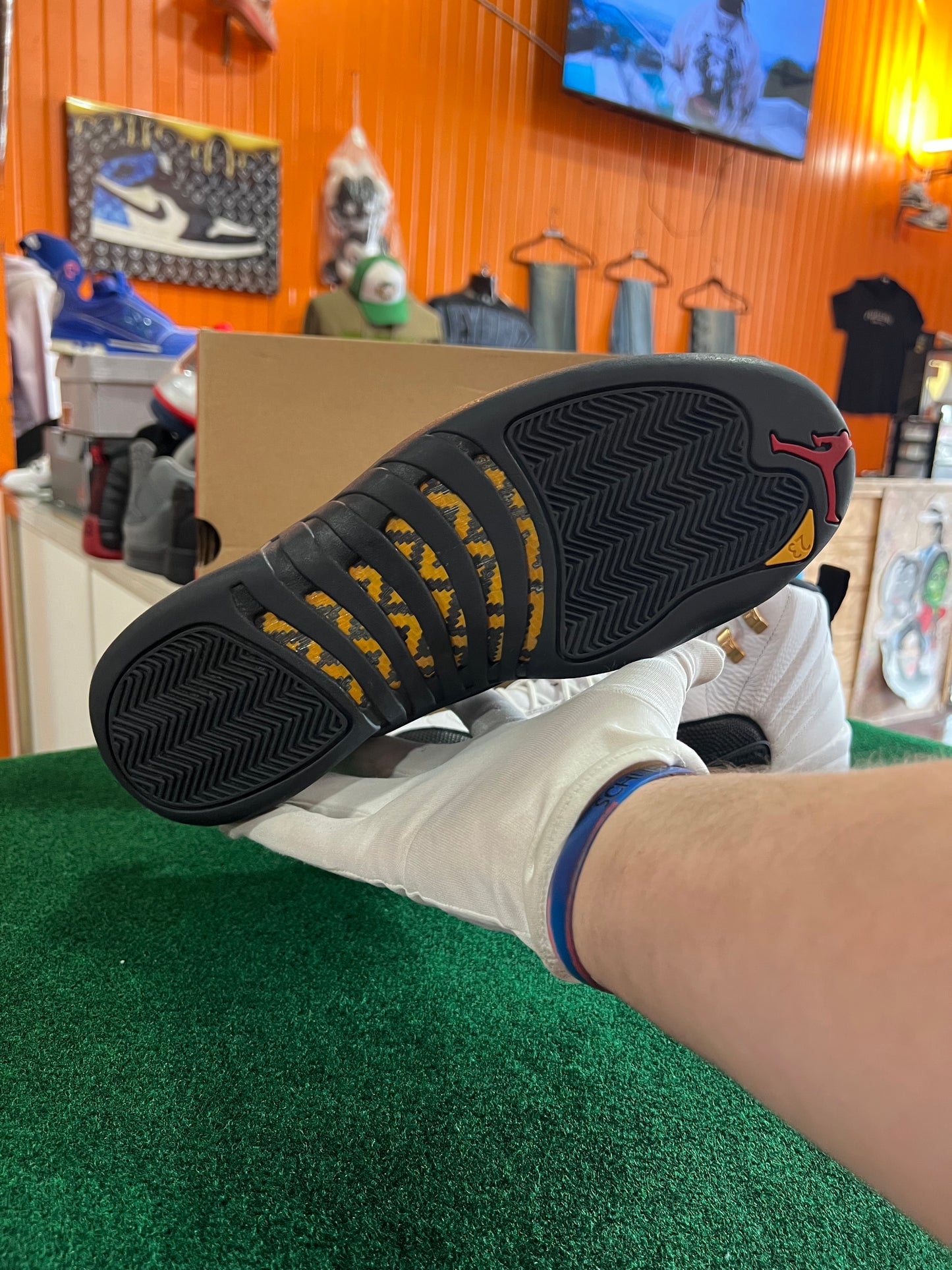 Jordan 12 (Taxi)