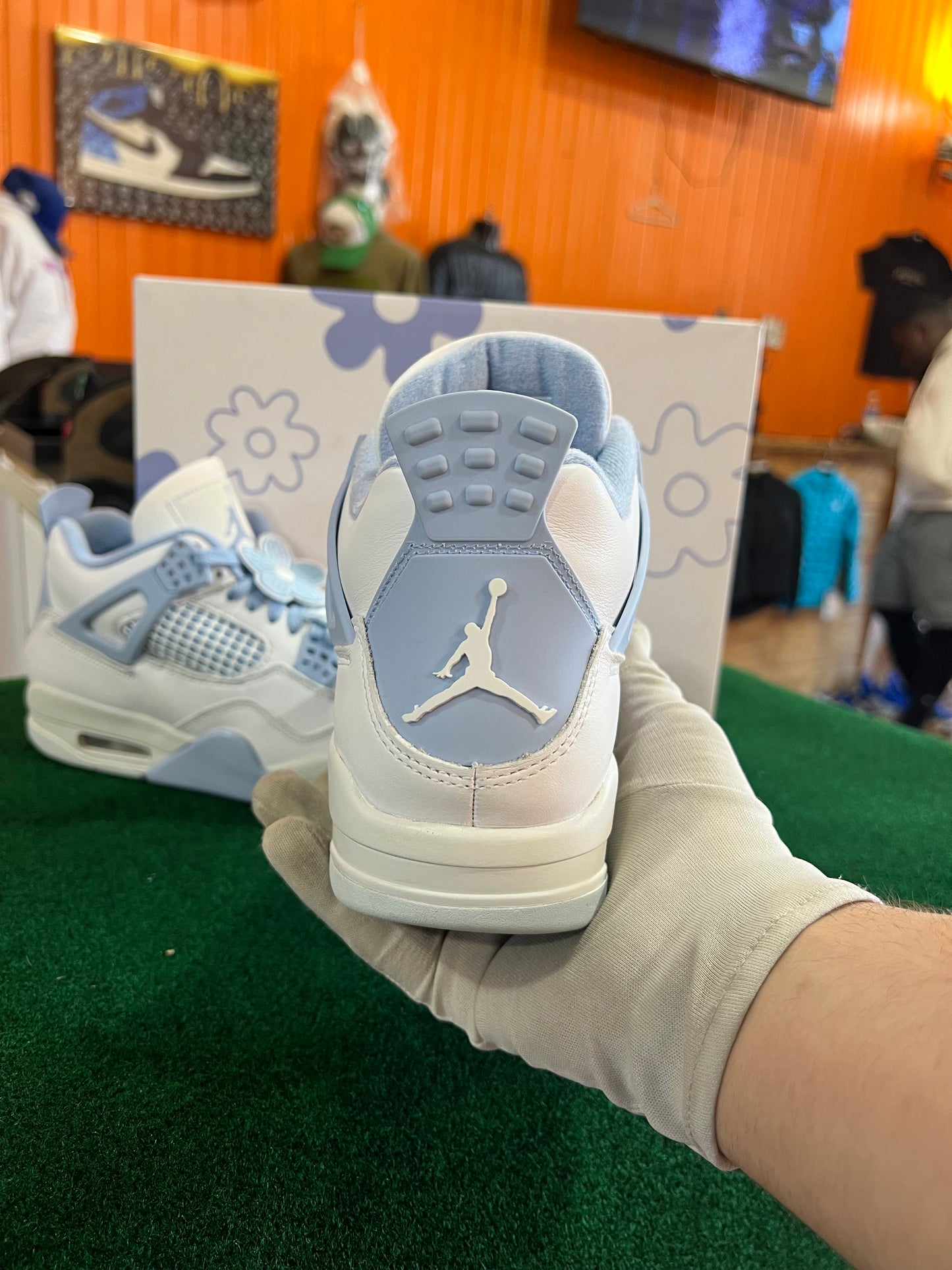 Jordan 4 (Forget Me Not)