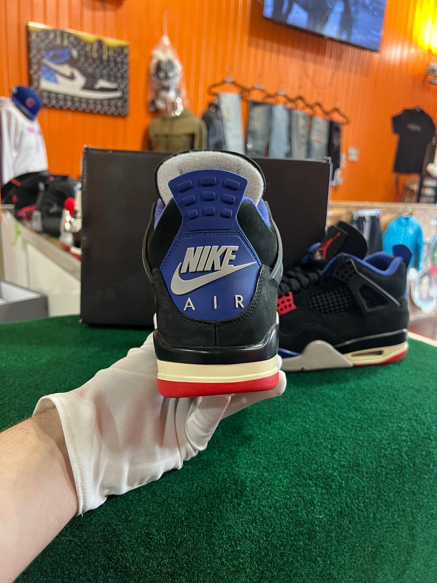 Jordan 4 (Rare Air)