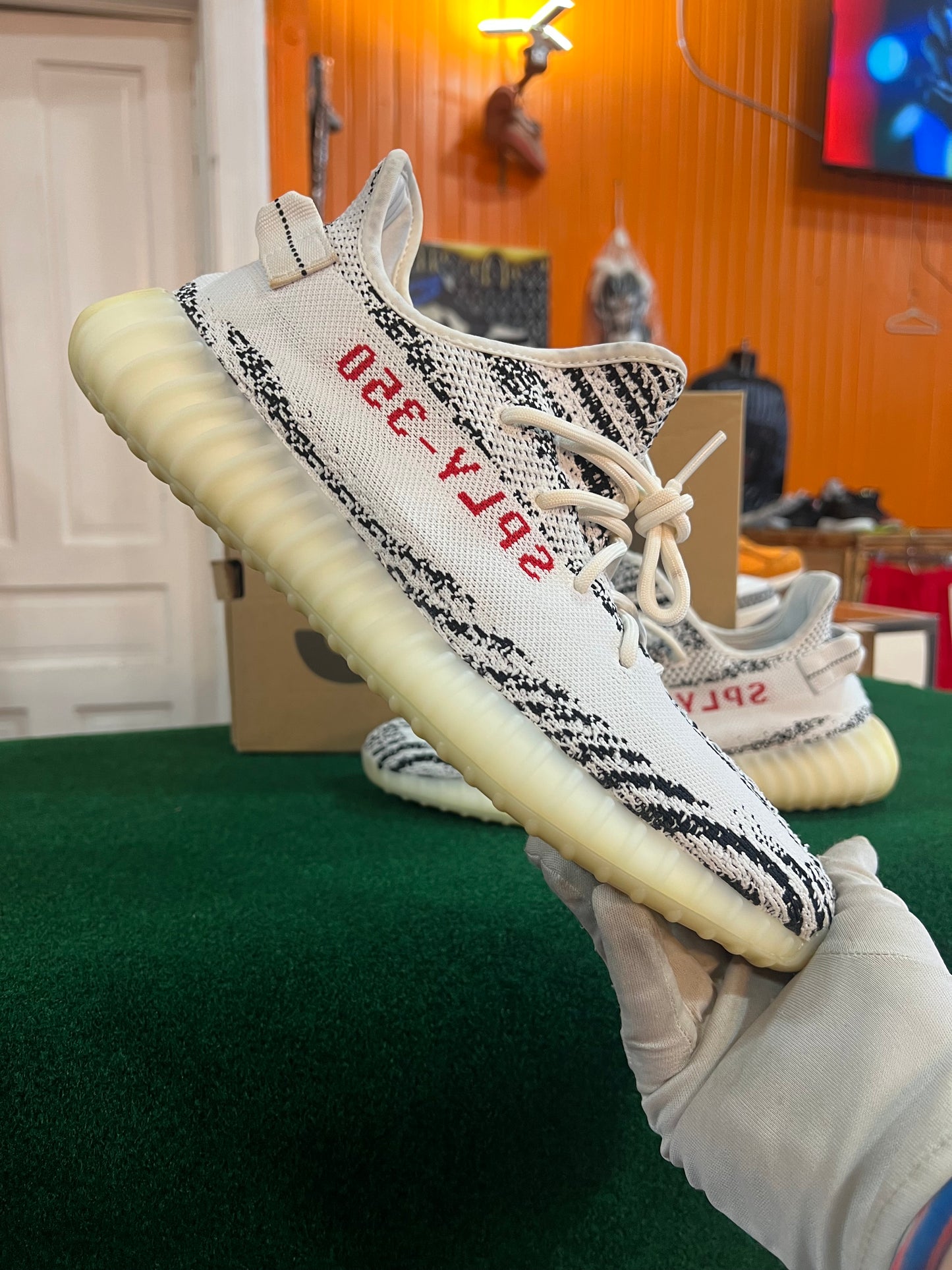 Yeezy 350 (Zebra)