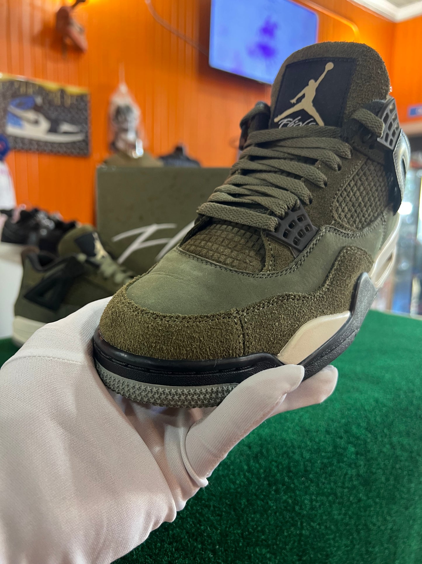 Jordan 4 (Olive)