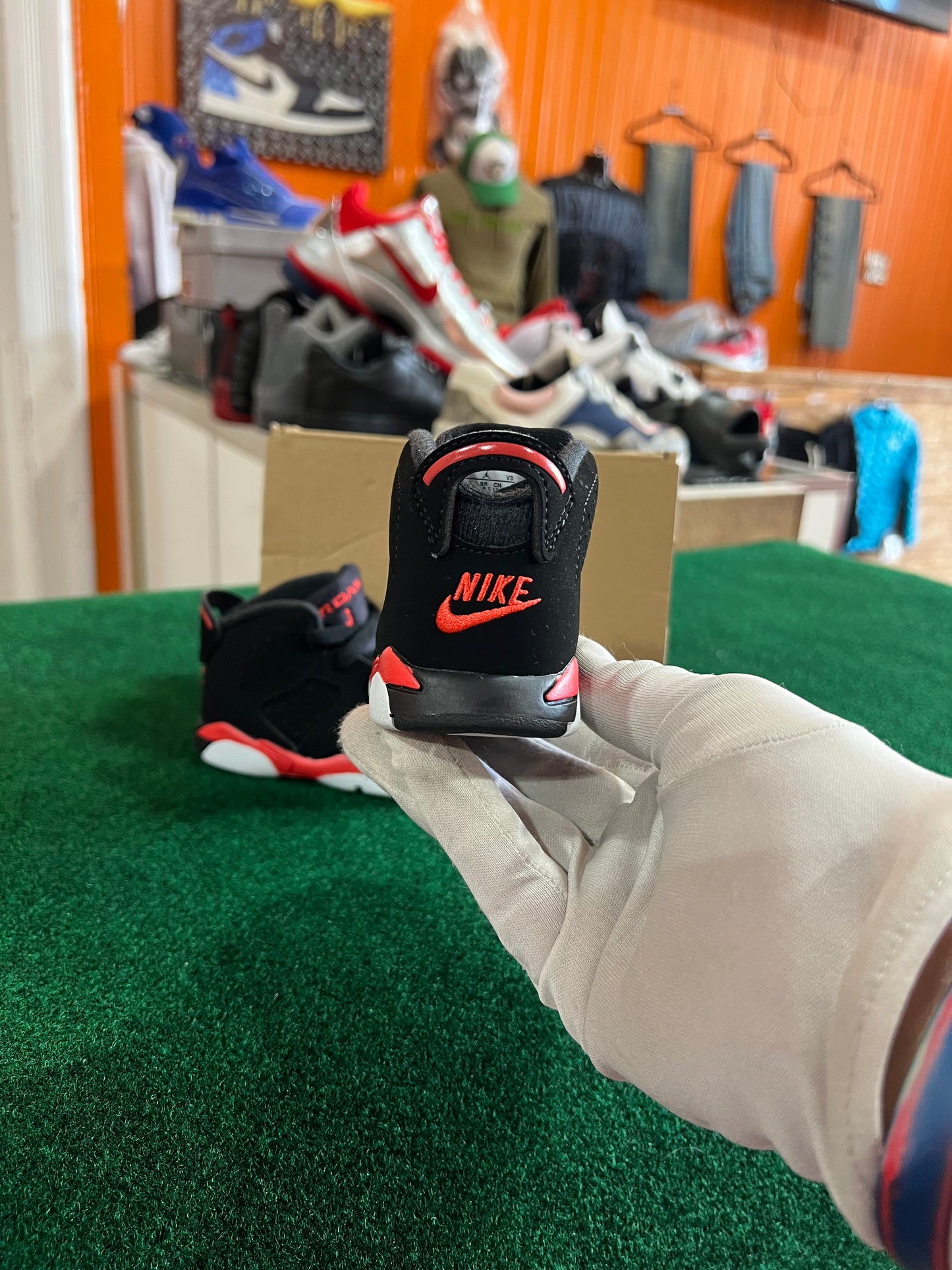 Jordan 6 (Infrared)