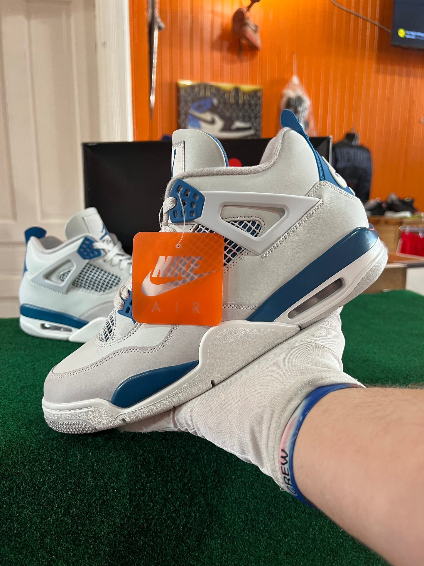 Jordan 4 (Military Blue)
