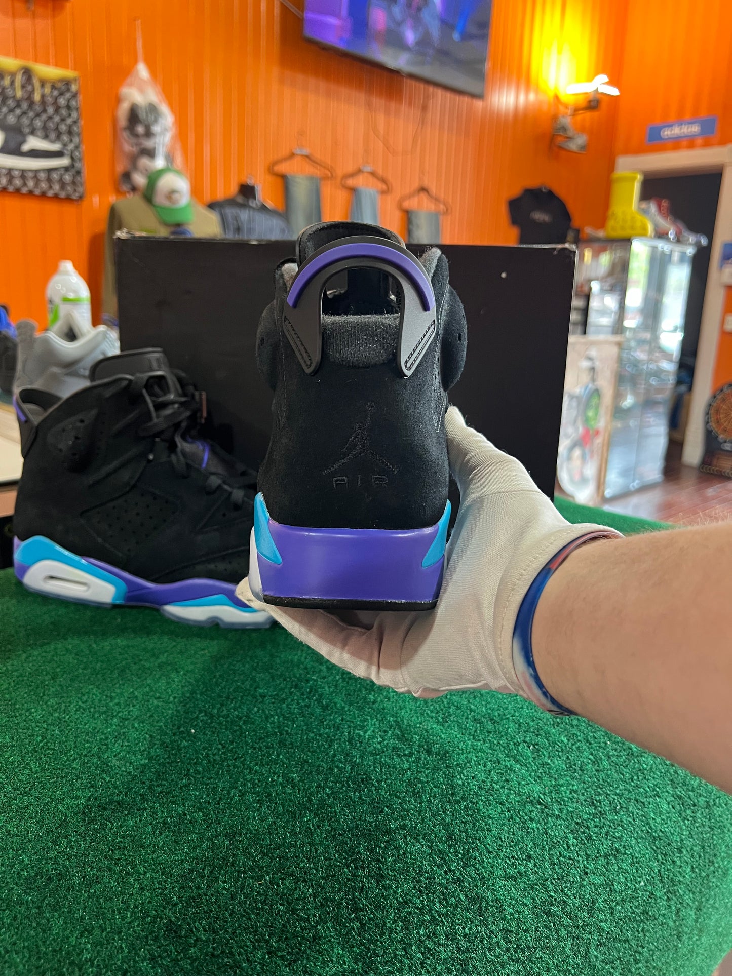 Jordan 6 (Aqua)