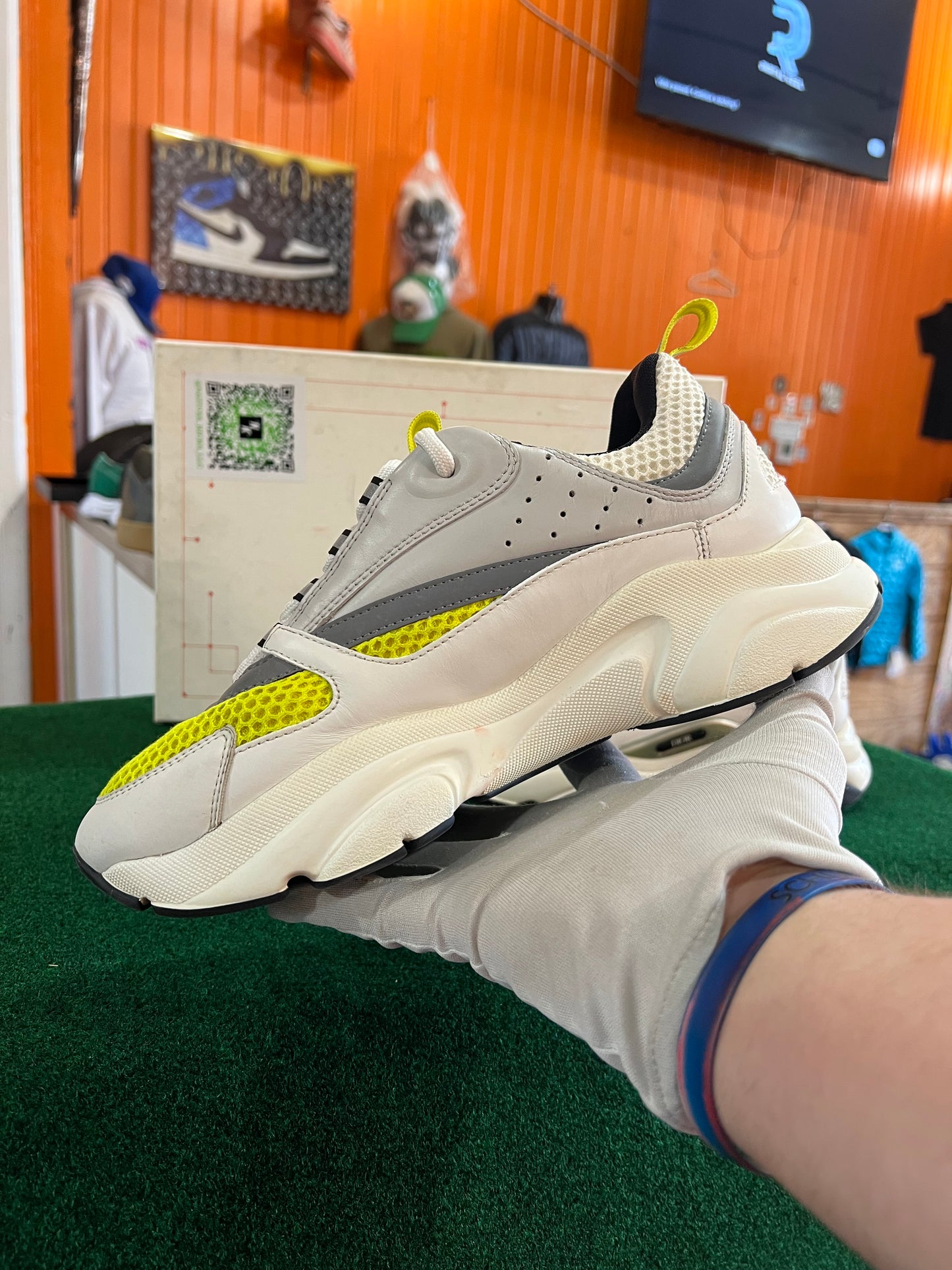 Dior B22 (Neon)