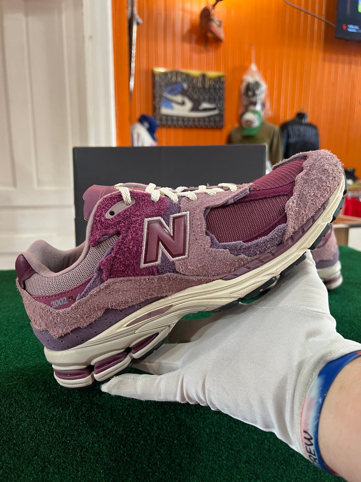 New Balance 2002R (Pink)