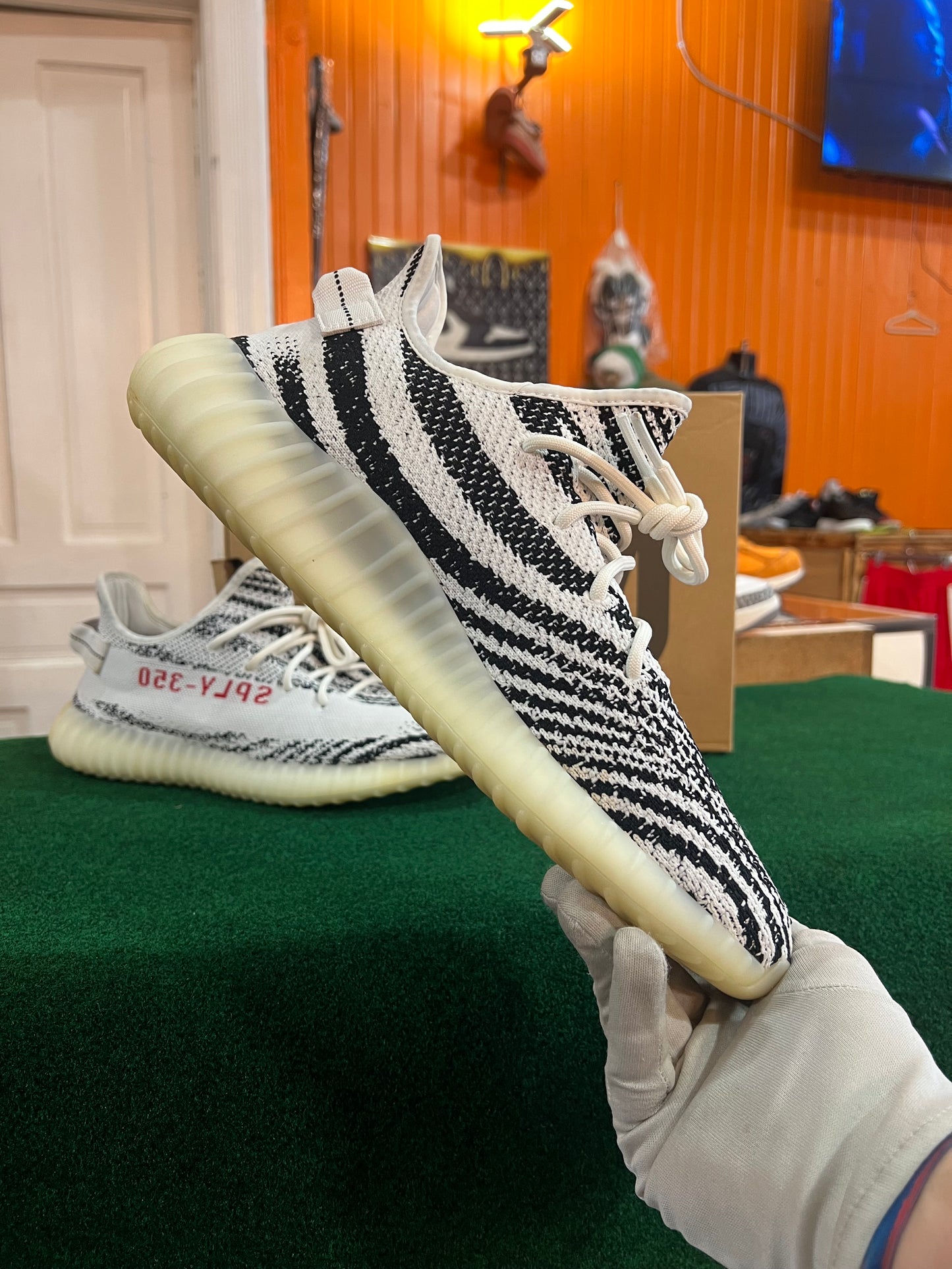 Yeezy 350 (Zebra)