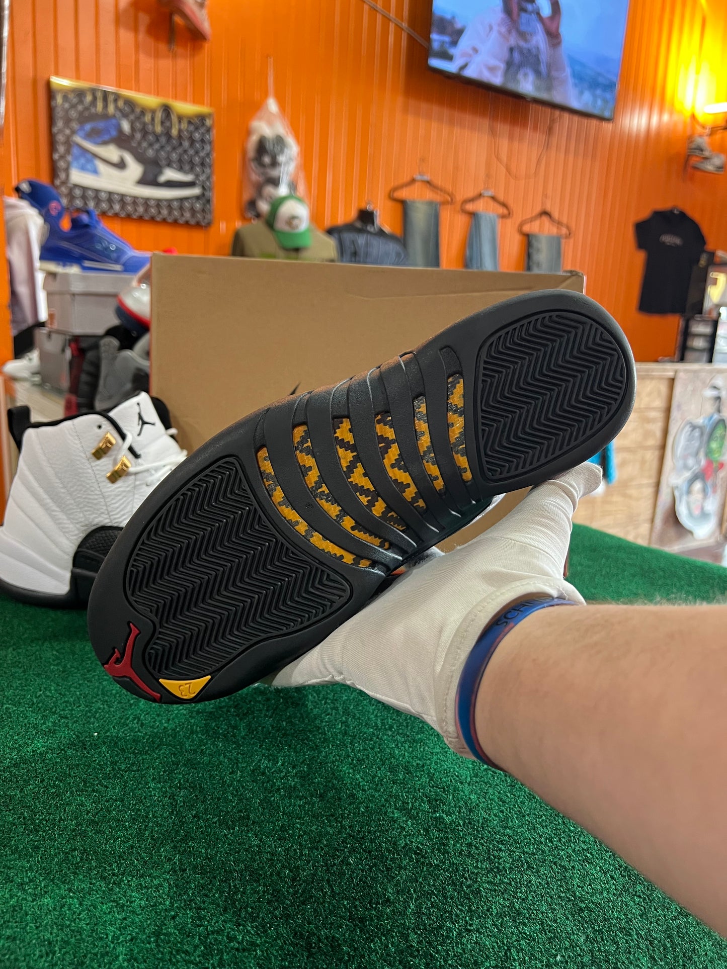 Jordan 12 (Taxi)