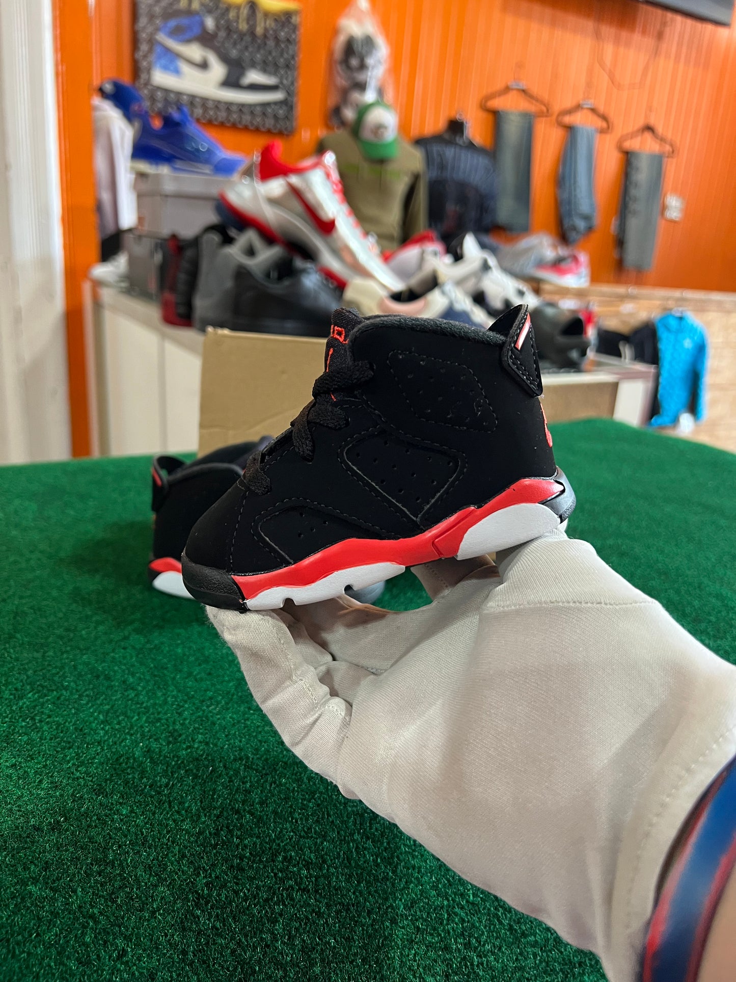 Jordan 6 (Infrared)