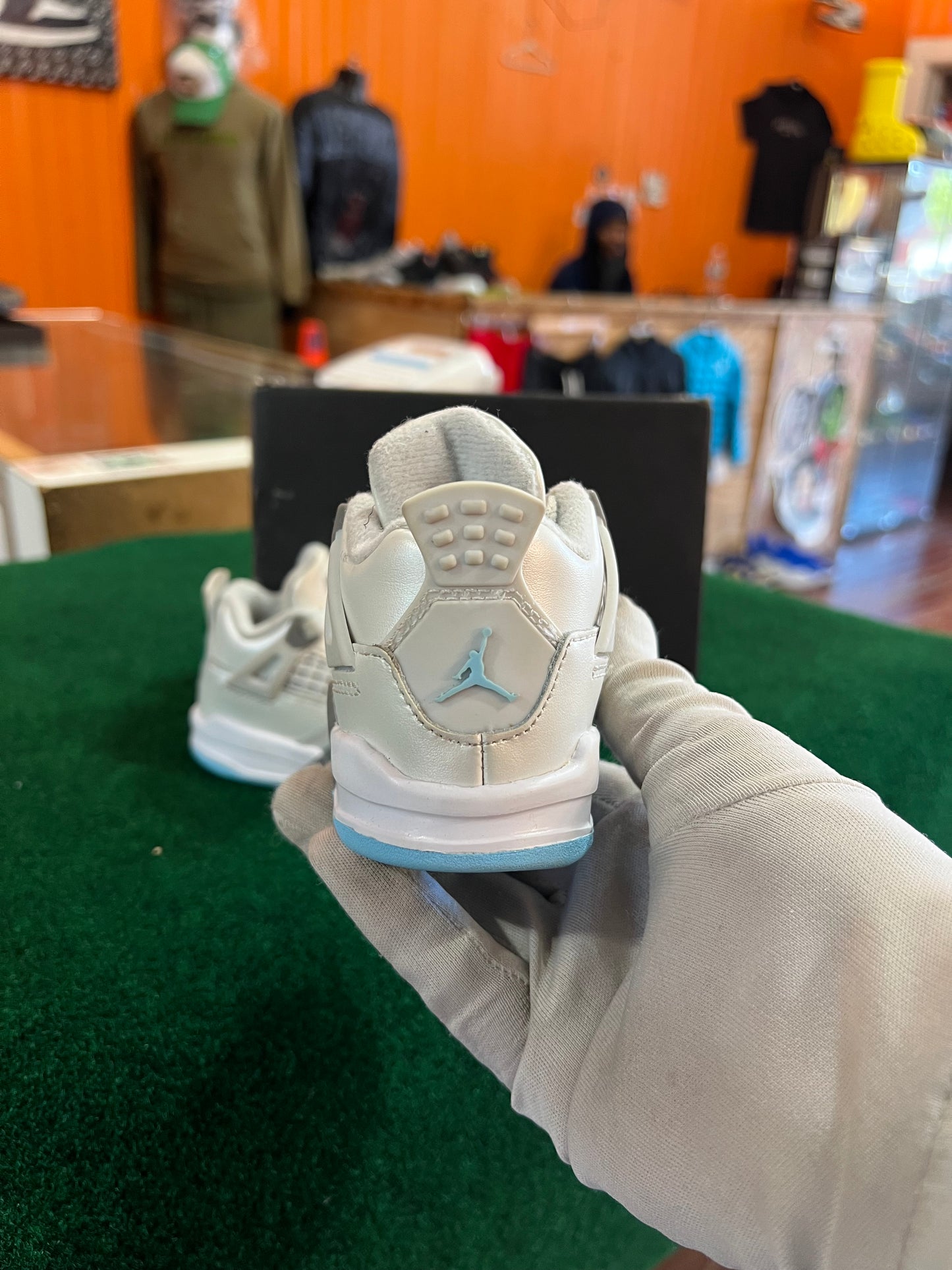 Jordan 4 (Dust Blue Chill)