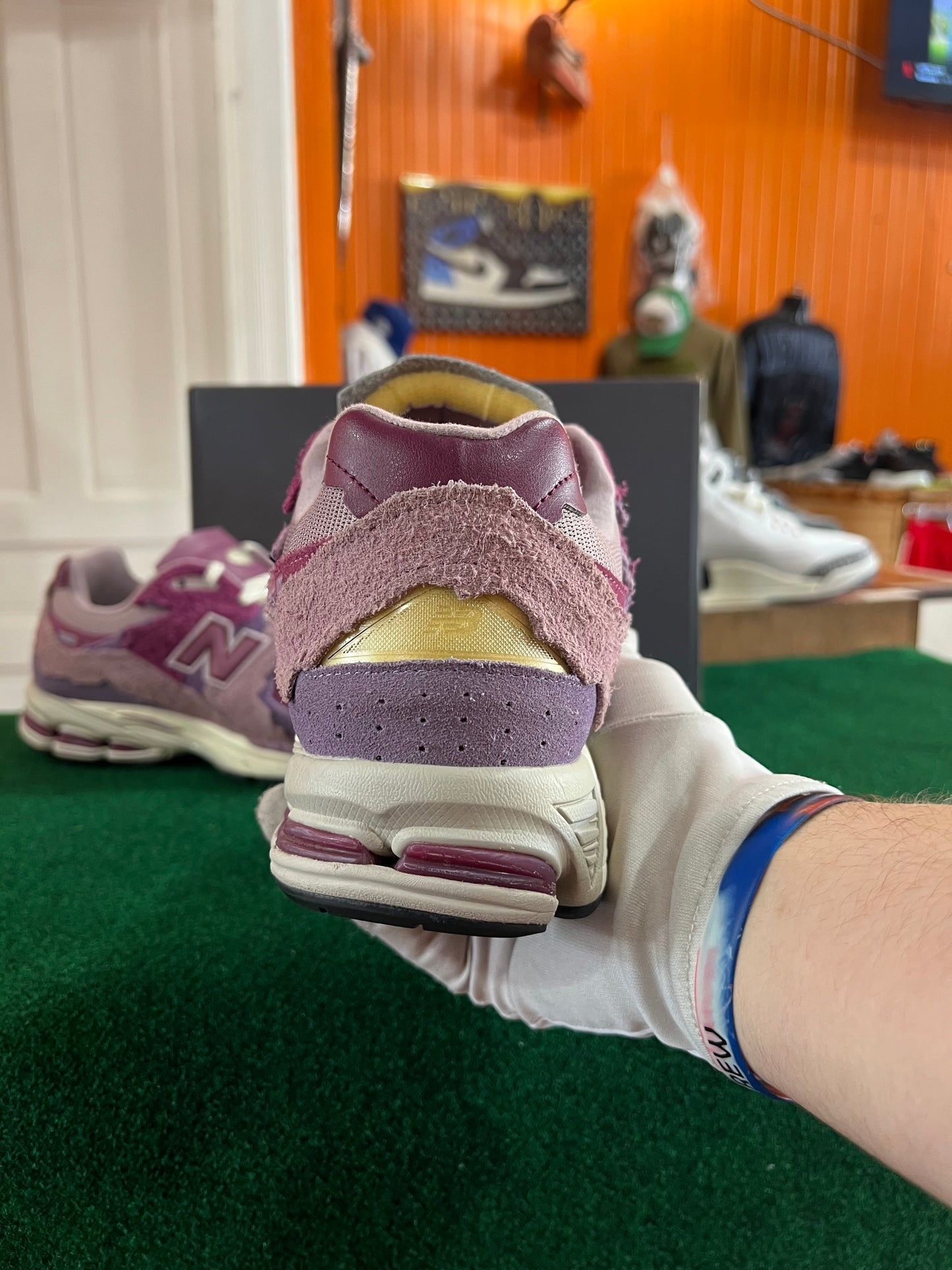 New Balance 2002R (Pink)