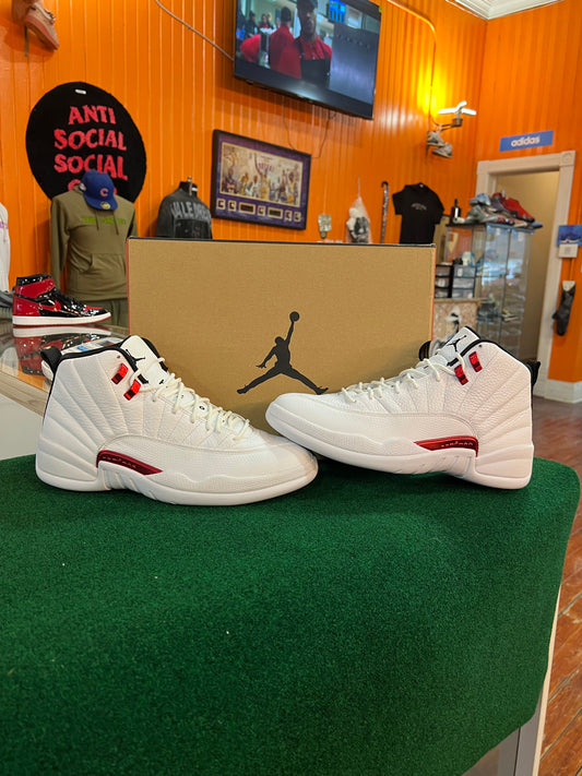 Jordan 12 (Twist)