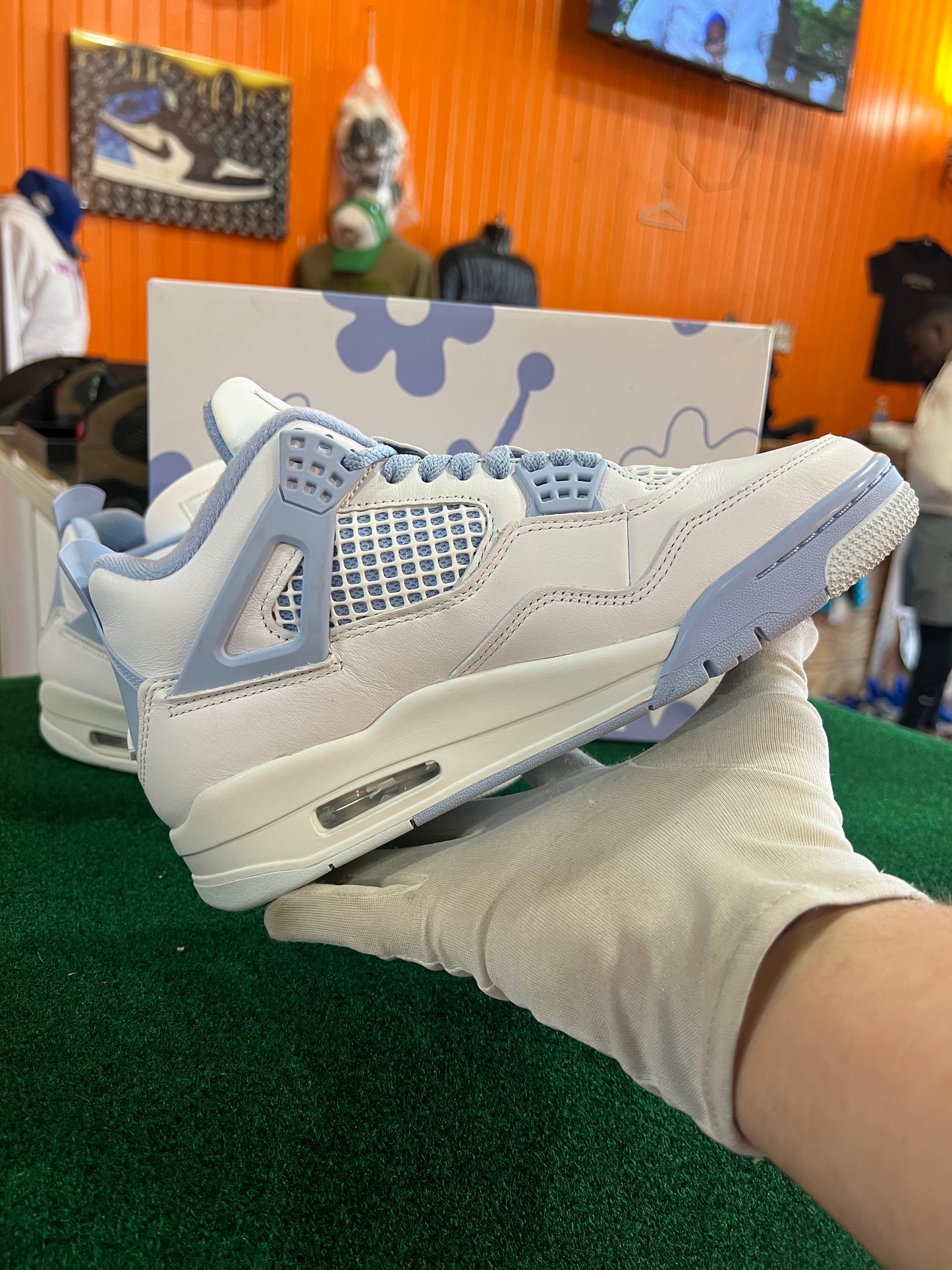 Jordan 4 (Forget Me Not)
