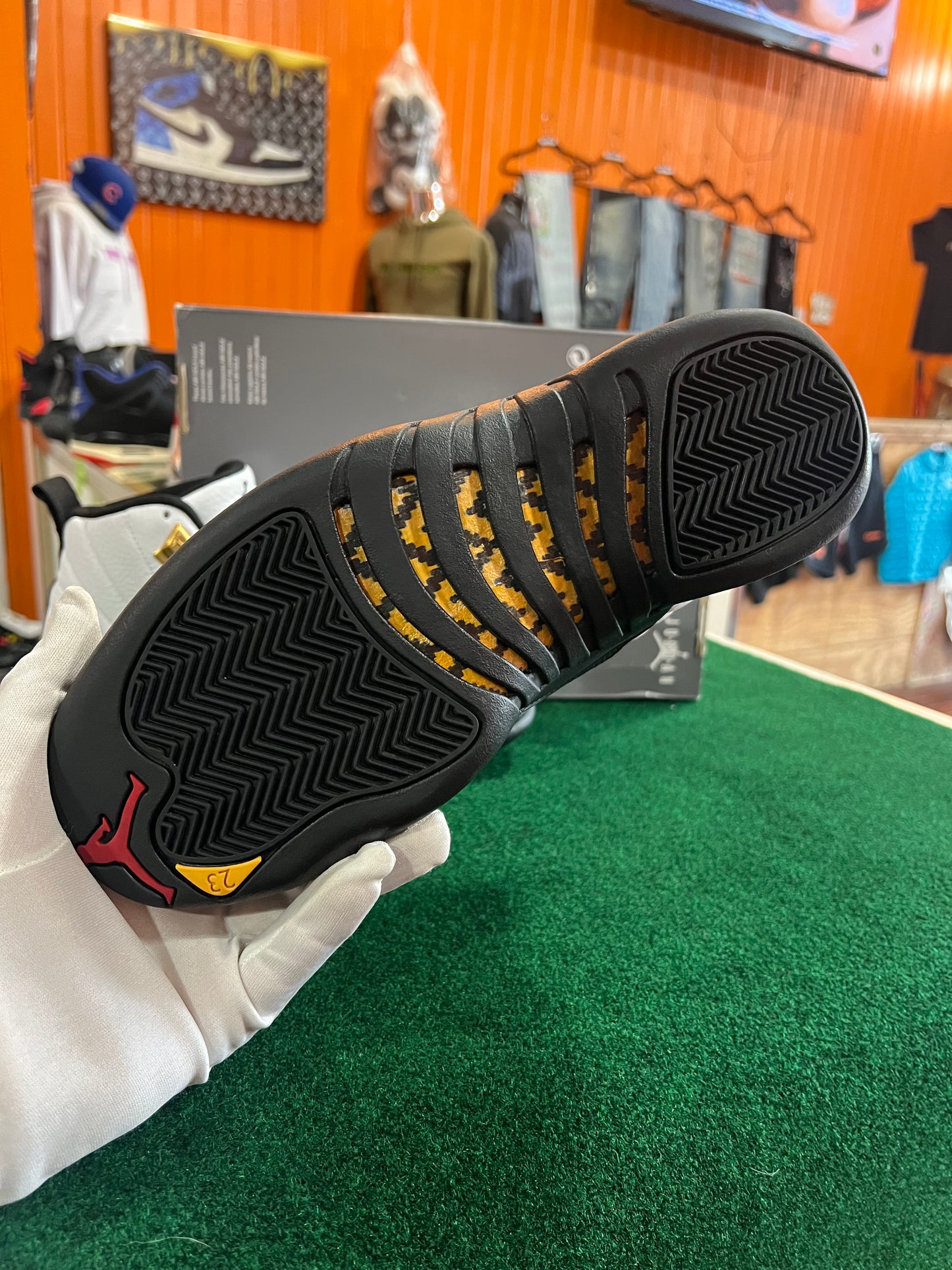 Jordan 12 (Taxi)