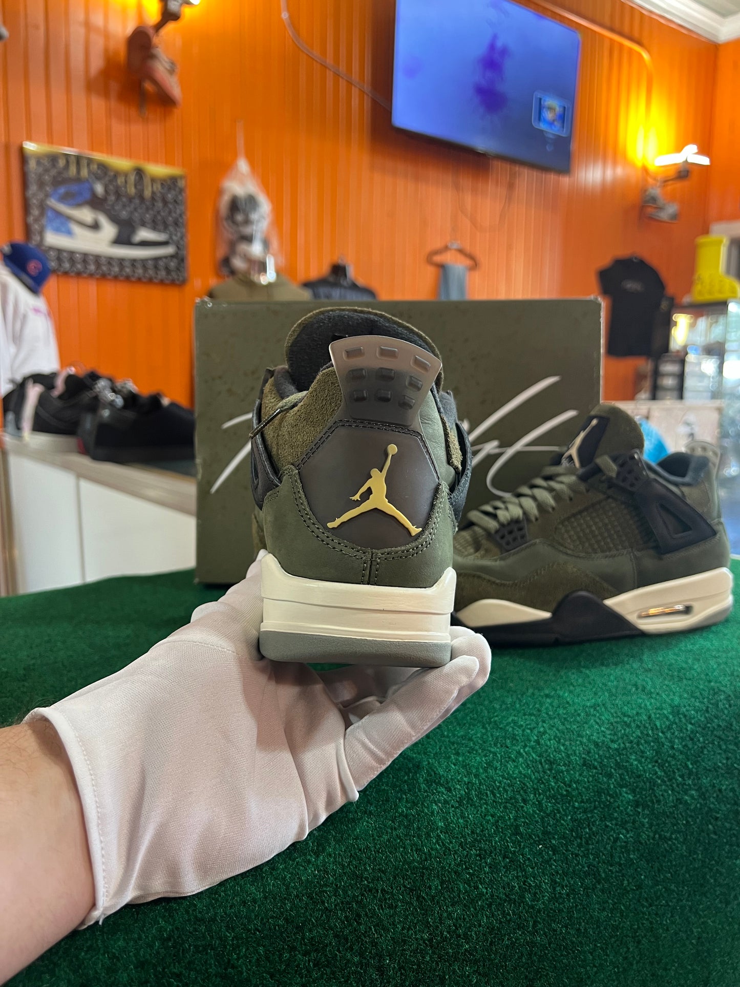 Jordan 4 (Olive)