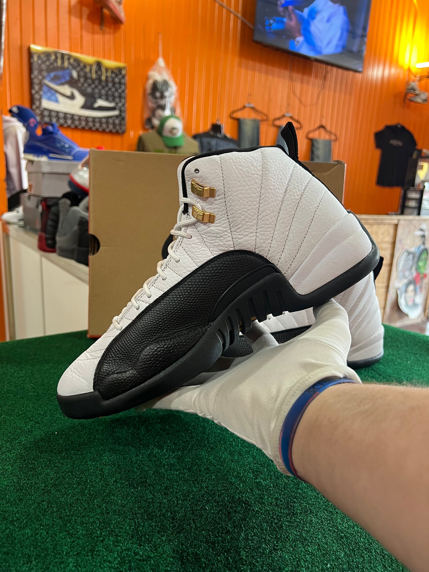 Jordan 12 (Taxi)