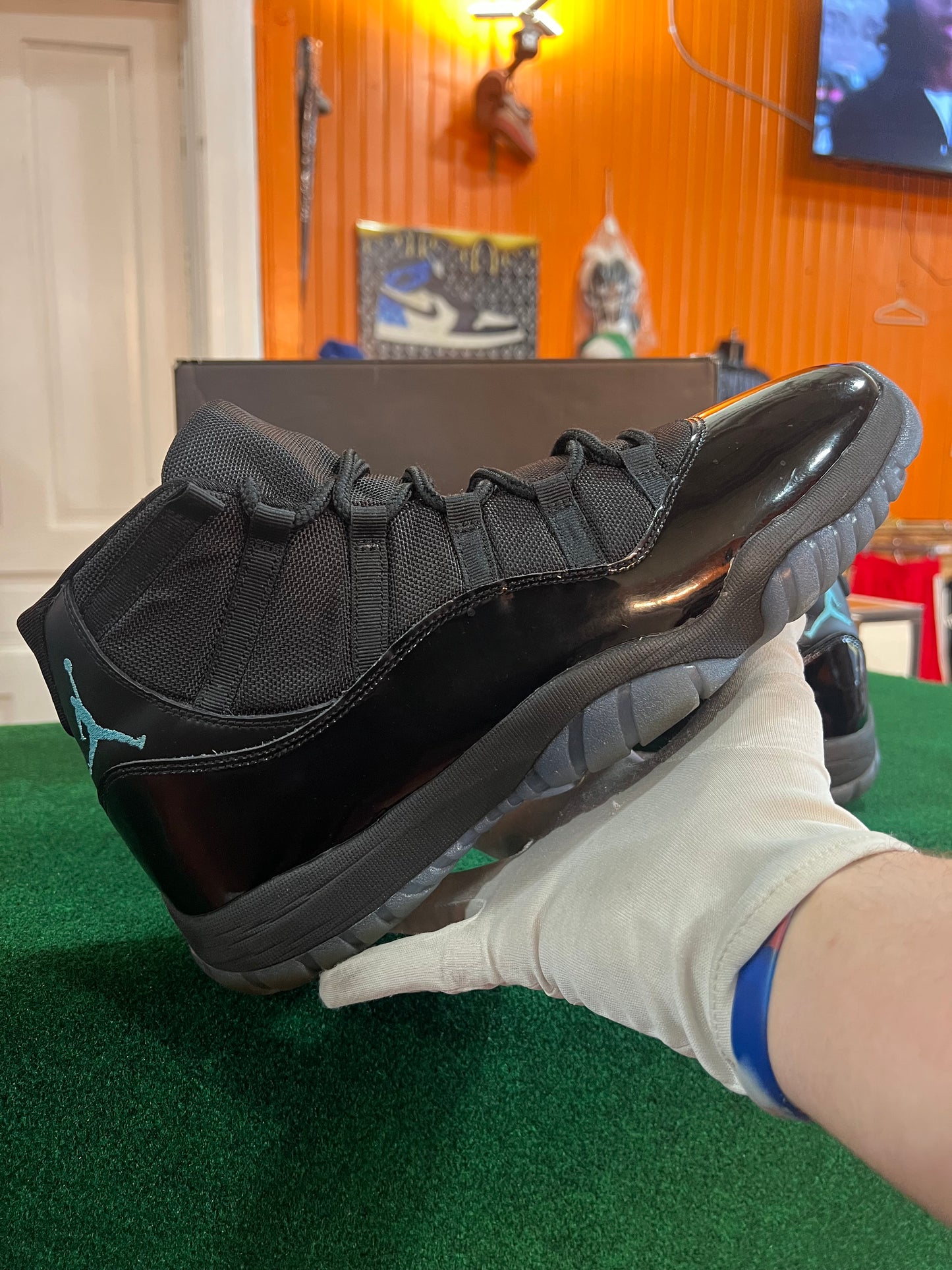 Jordan 11 (Gamma)