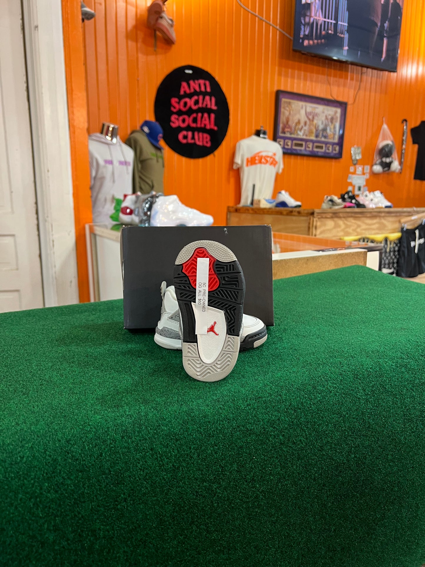 Jordan 4 (White Cement)