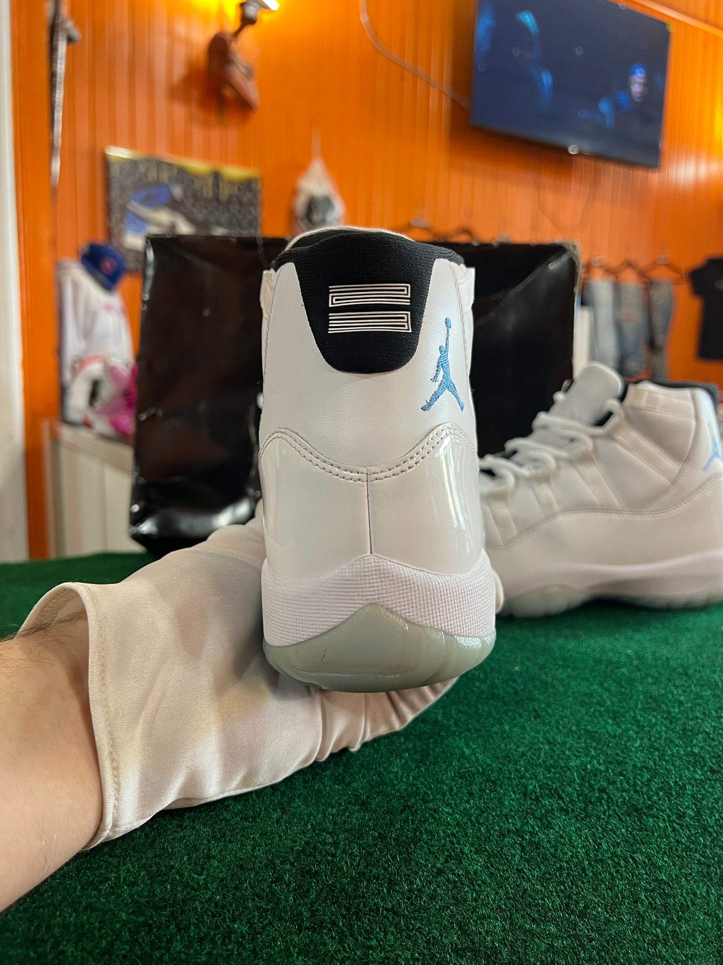 Jordan 11 (Legend Blue)