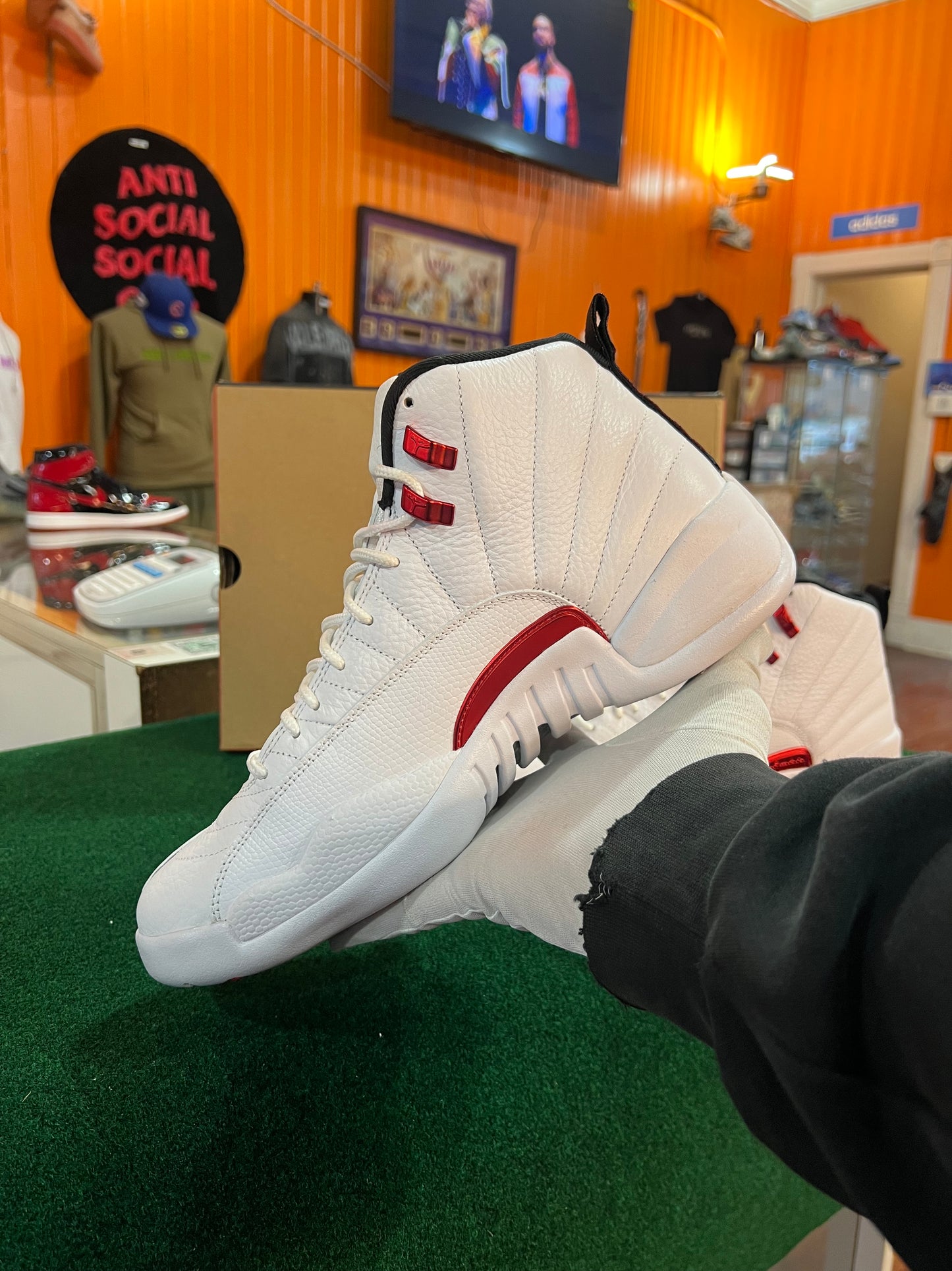 Jordan 12 (Twist)
