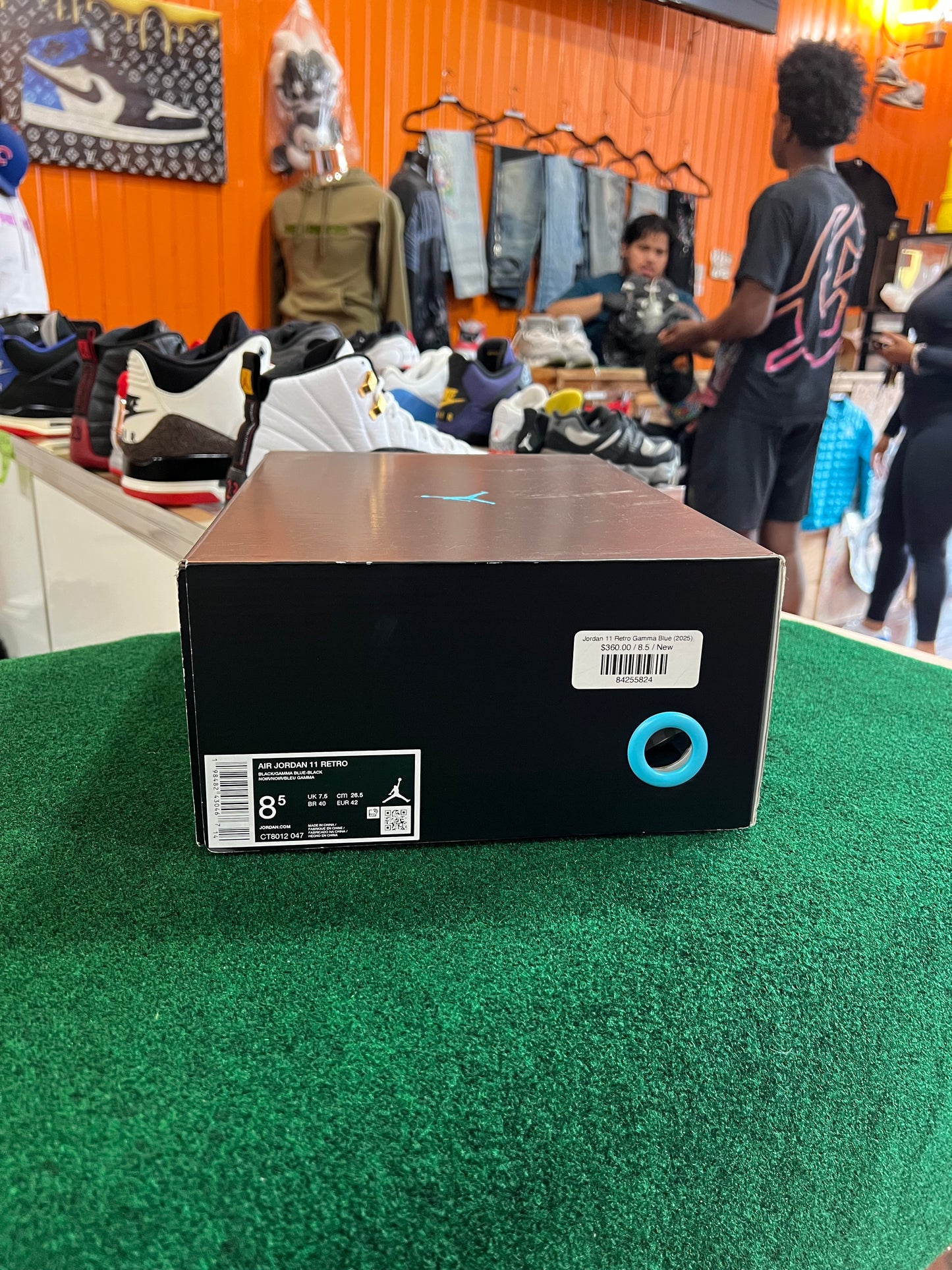 Jordan 11 (Gamma)
