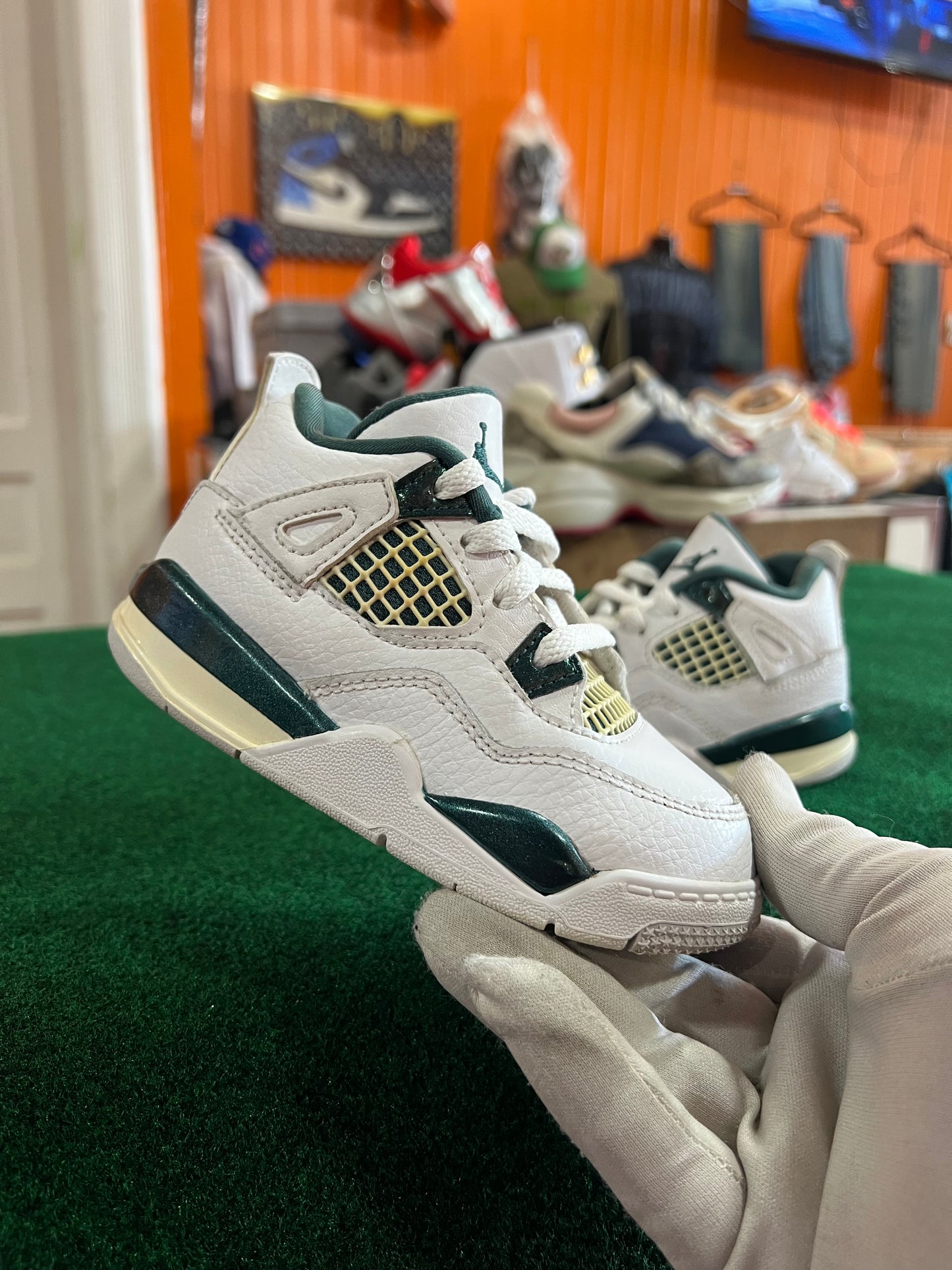 Jordan 4 (Oxidized Green)
