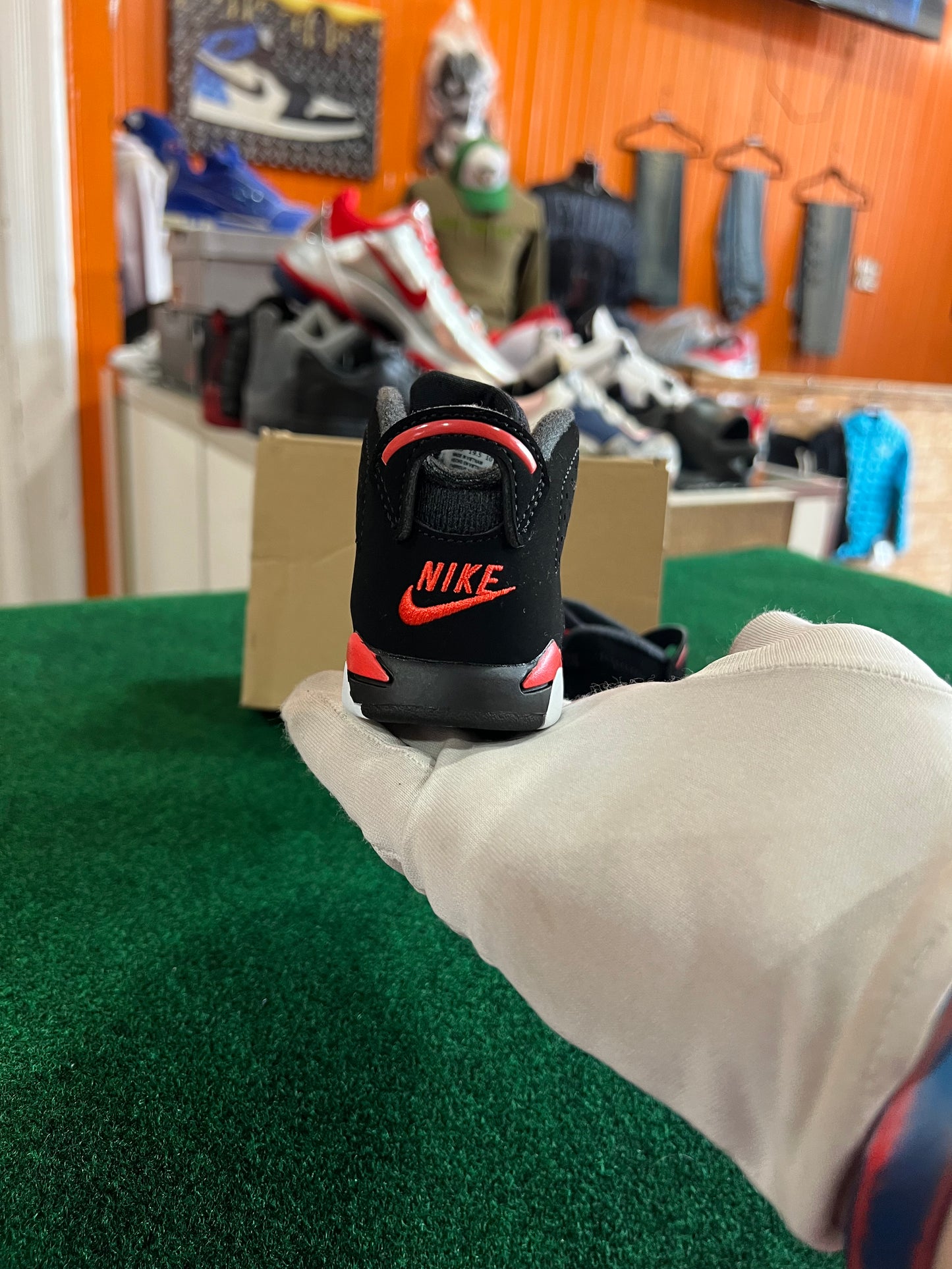 Jordan 6 (Infrared)