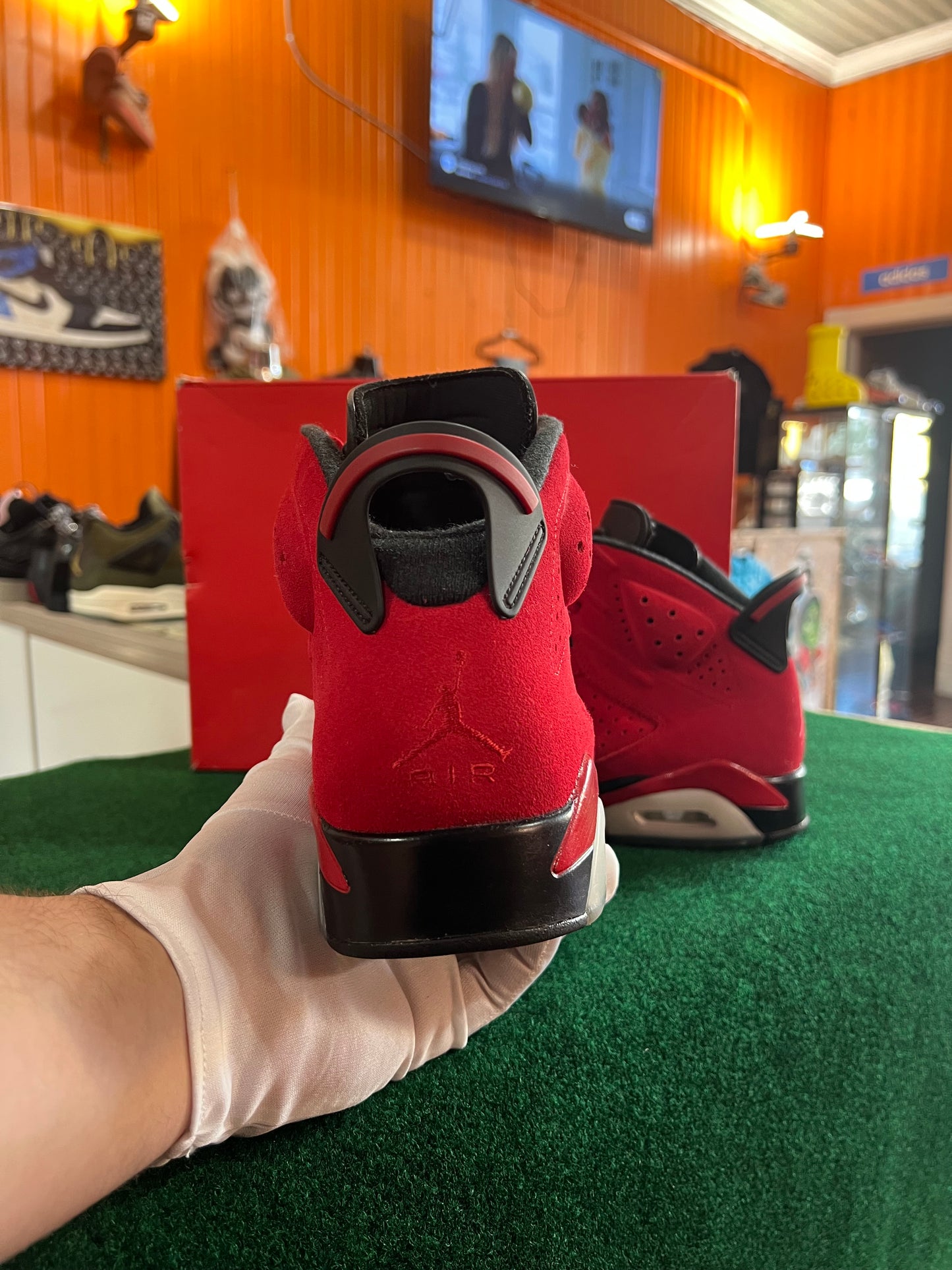 Jordan 6 (Toro Bravo)
