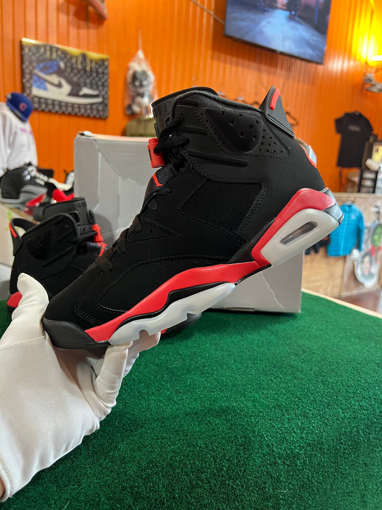Jordan 6 (Infrared)