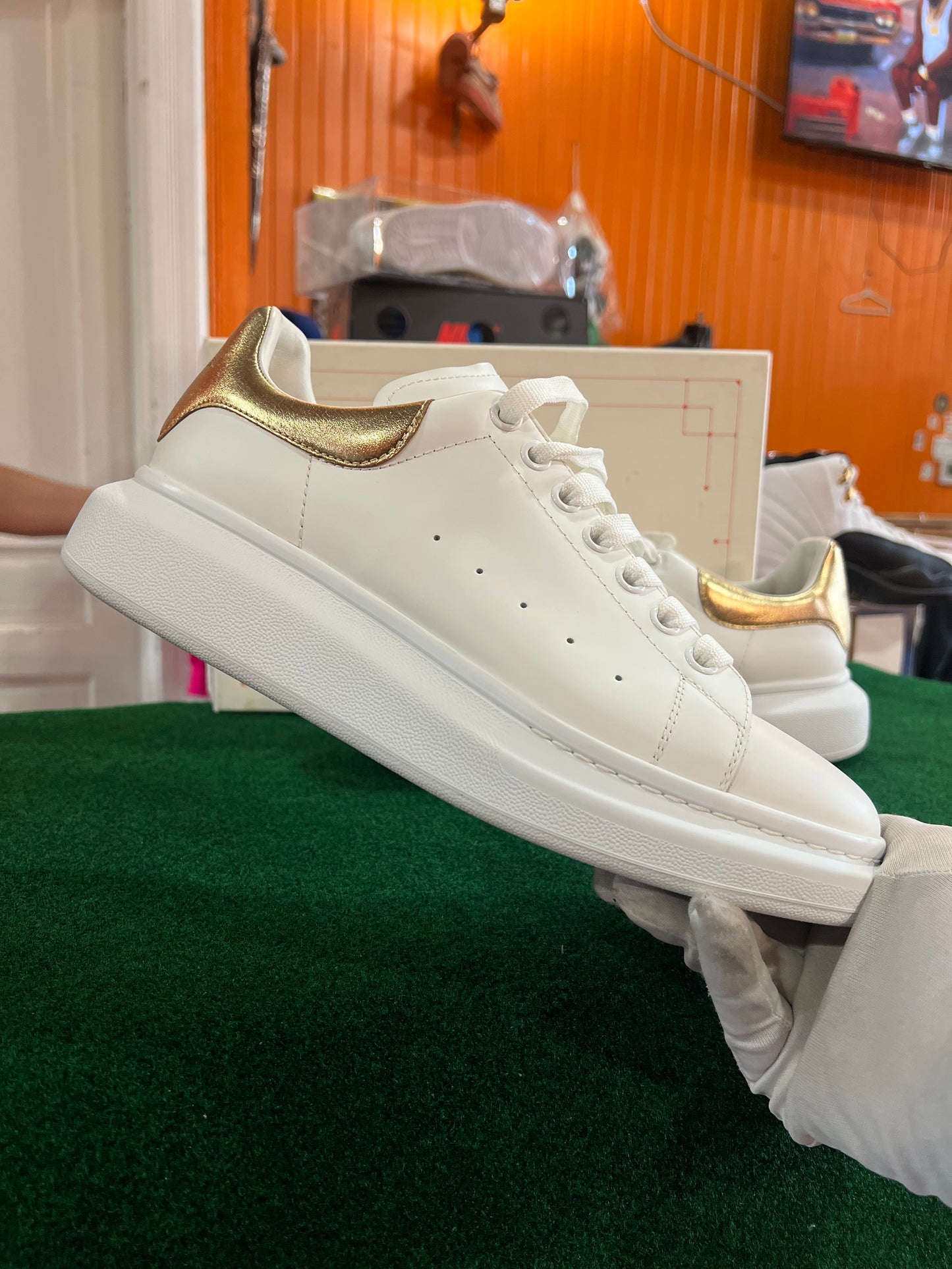 Alexander Mcqueens (Gold)