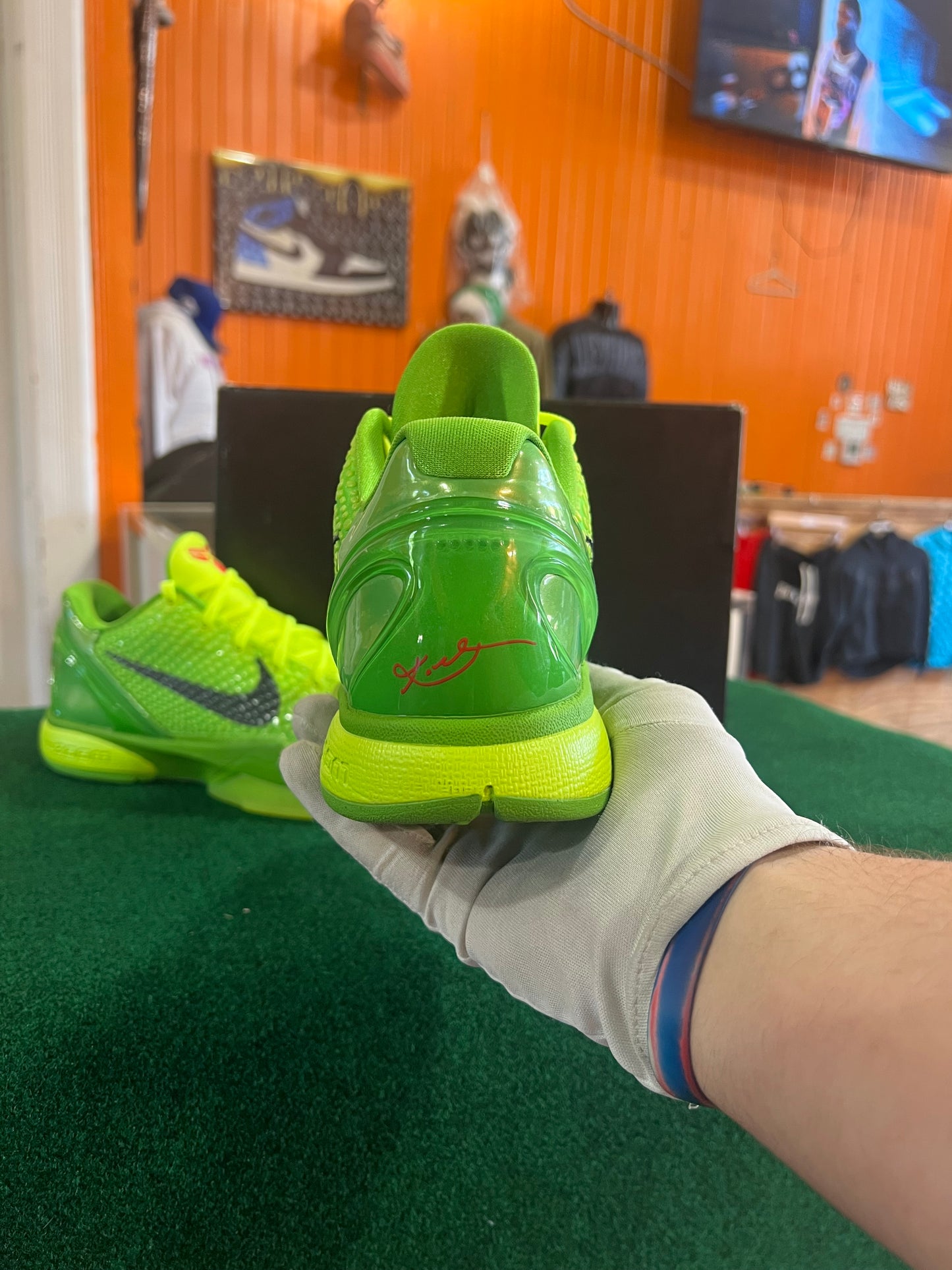 Kobe 6 (Grinch)