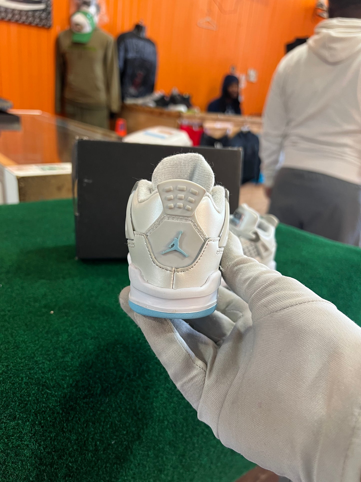 Jordan 4 (Dust Blue Chill)