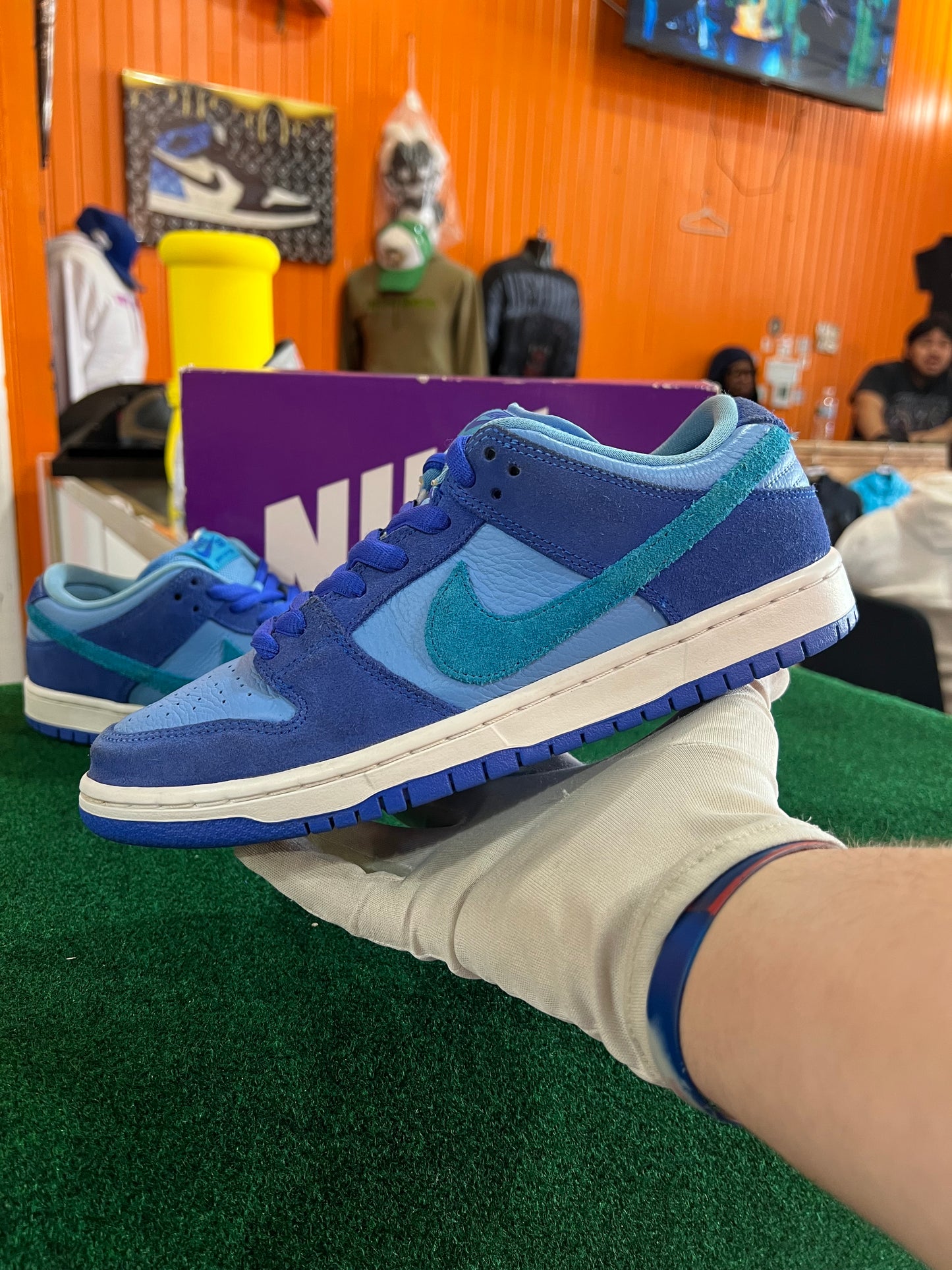 Nike SB (Blue Raspberry)