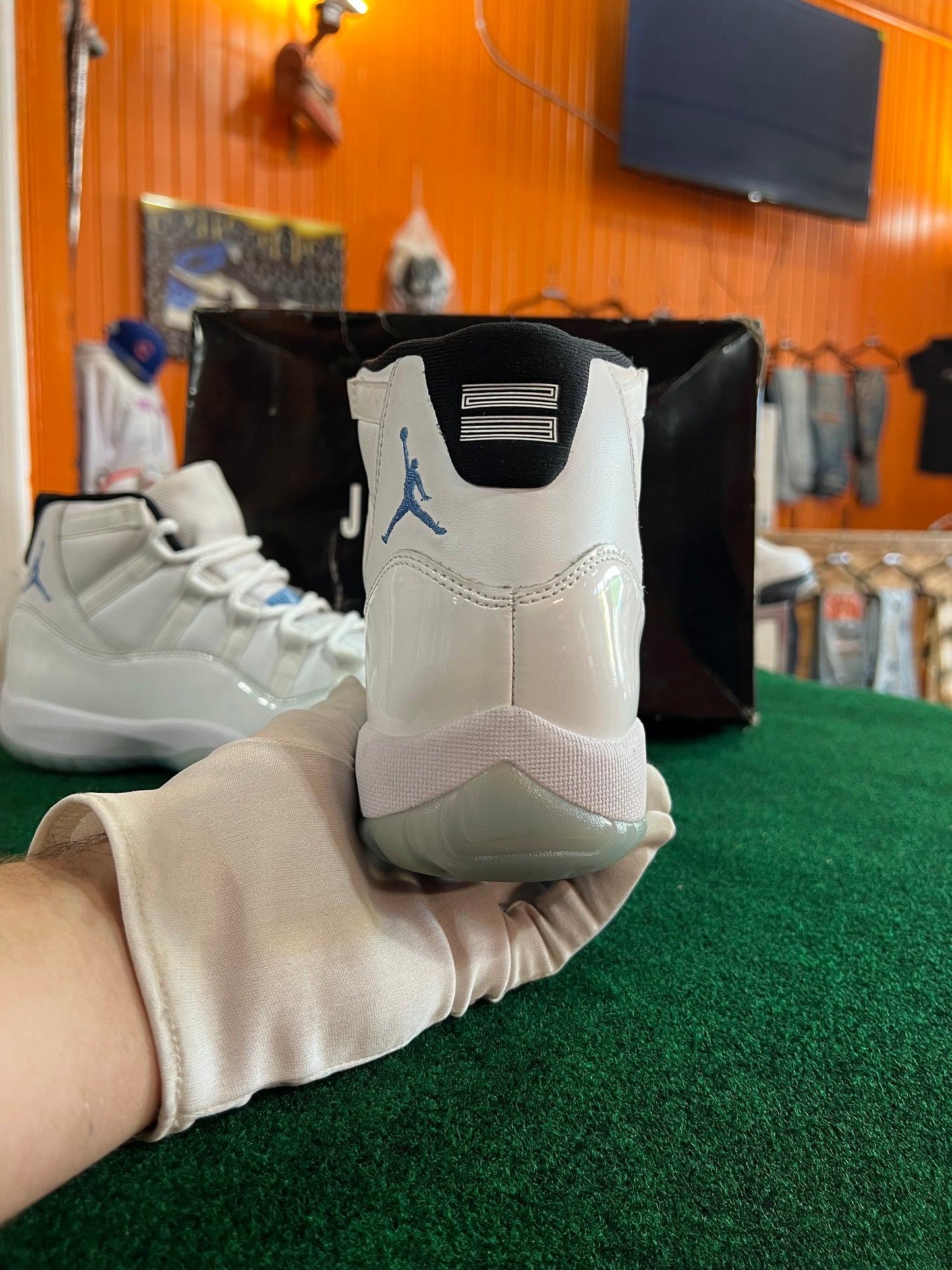 Jordan 11 (Legend Blue)