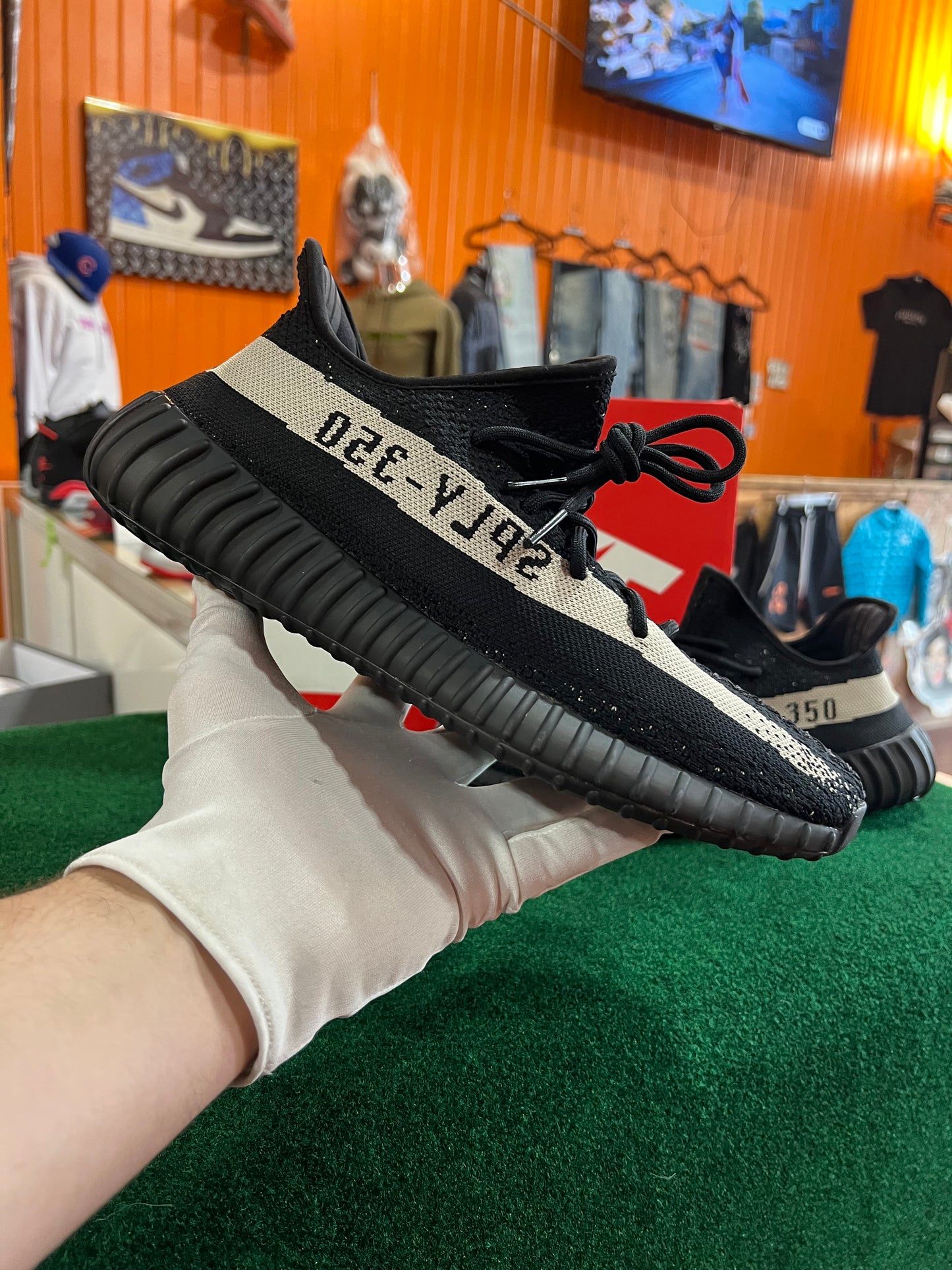 Yeezy 350 (Oreo)
