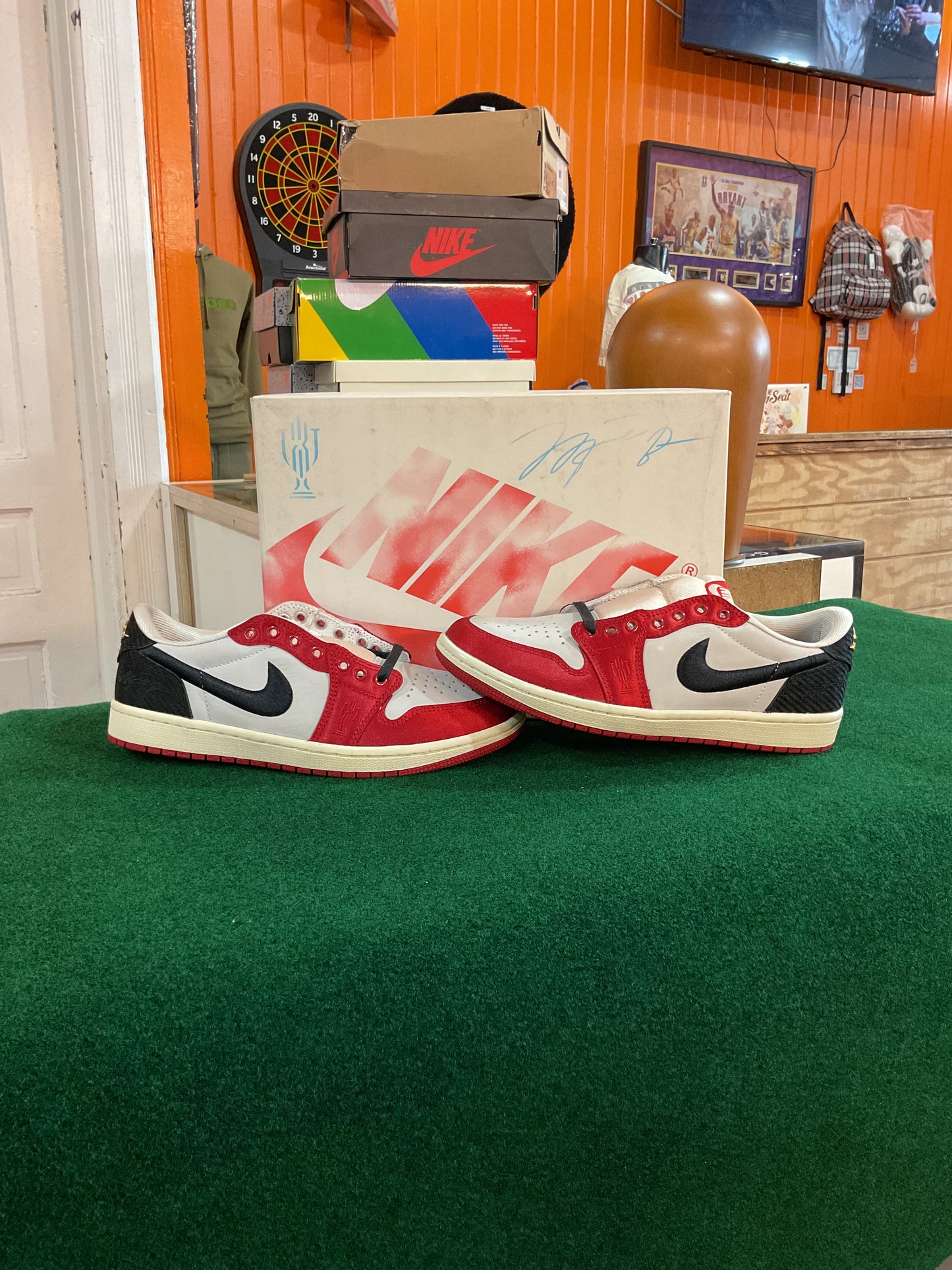 Jordan 1 (Trophy Room)