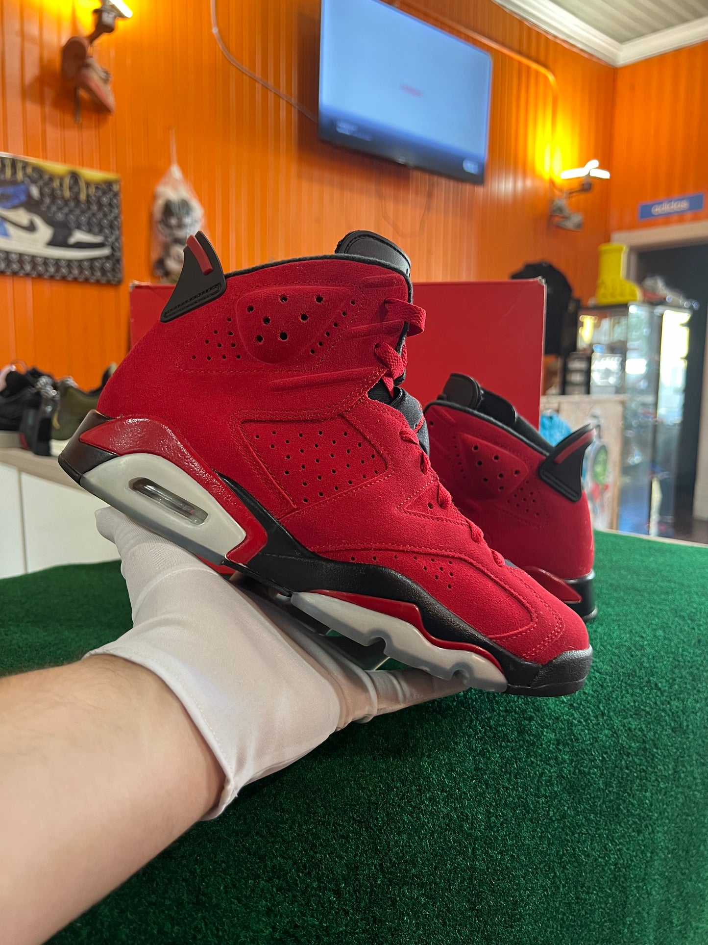 Jordan 6 (Toro Bravo)