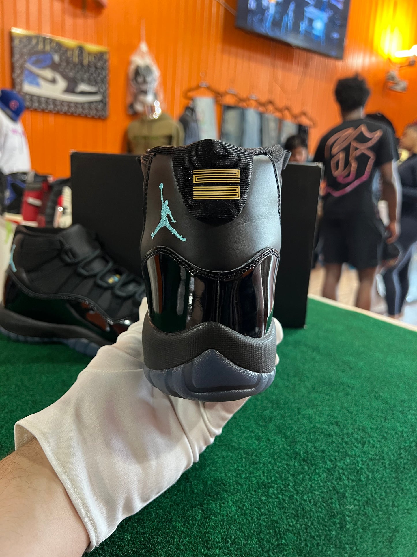 Jordan 11 (Gamma)