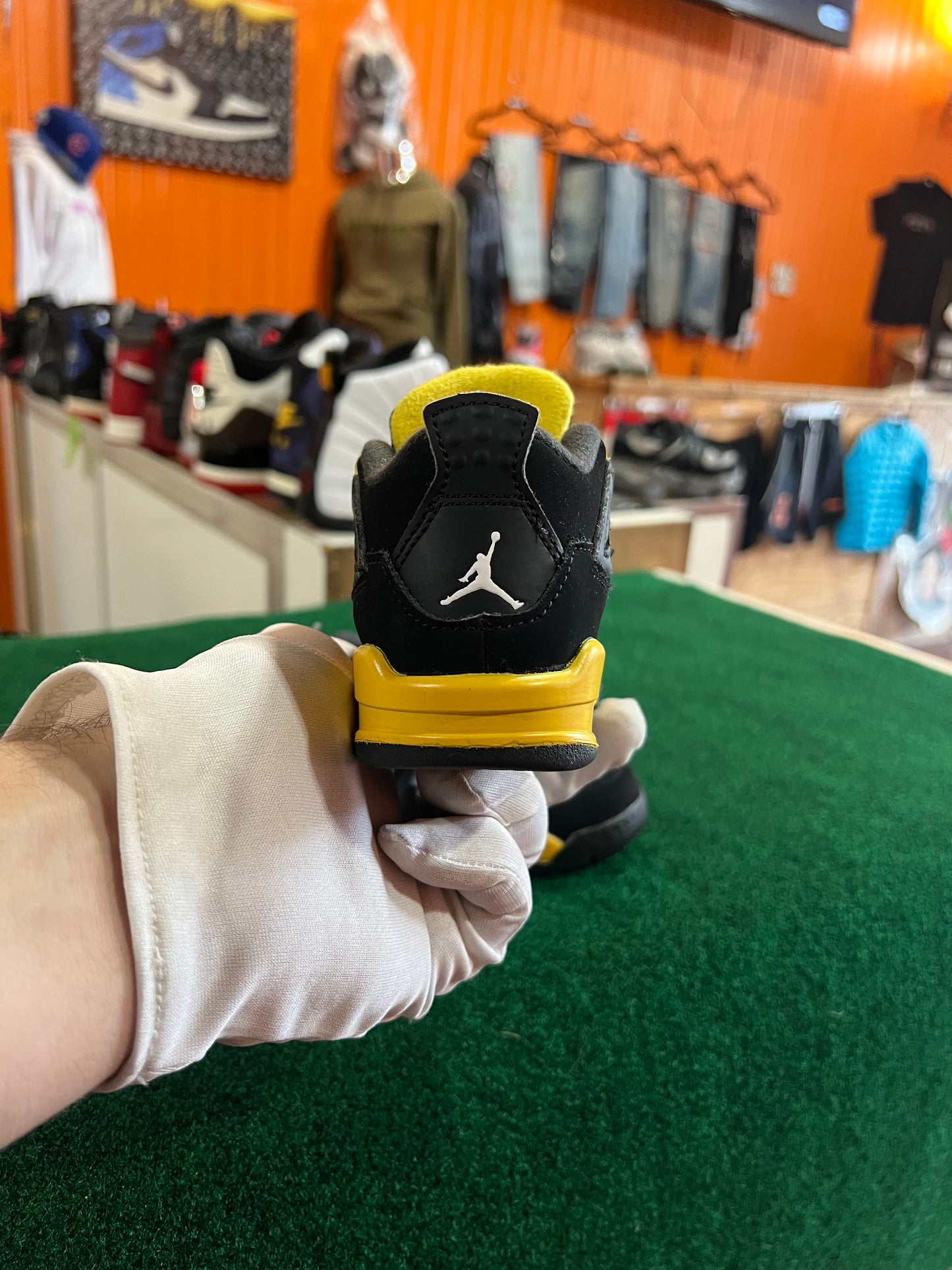 Jordan 4 (Yellow Thunder)