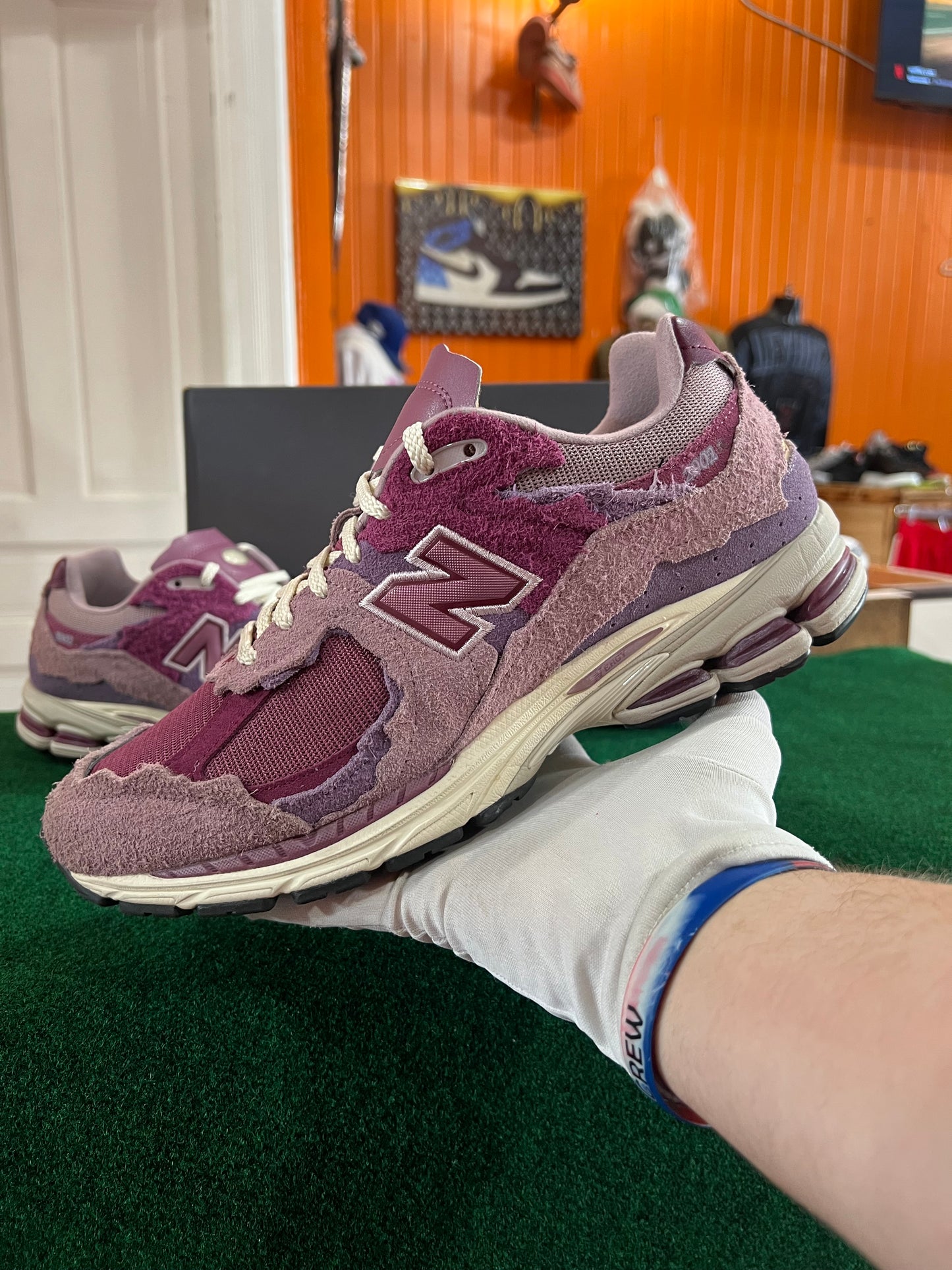 New Balance 2002R (Pink)