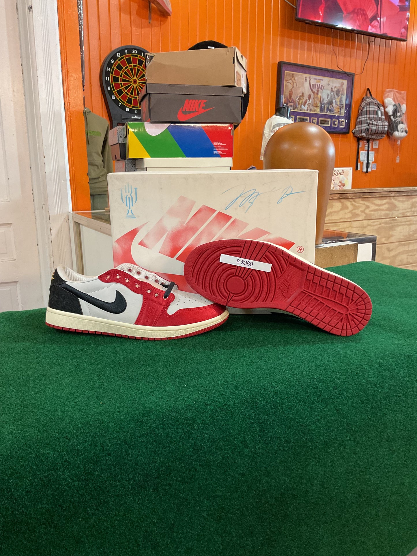 Jordan 1 (Trophy Room)