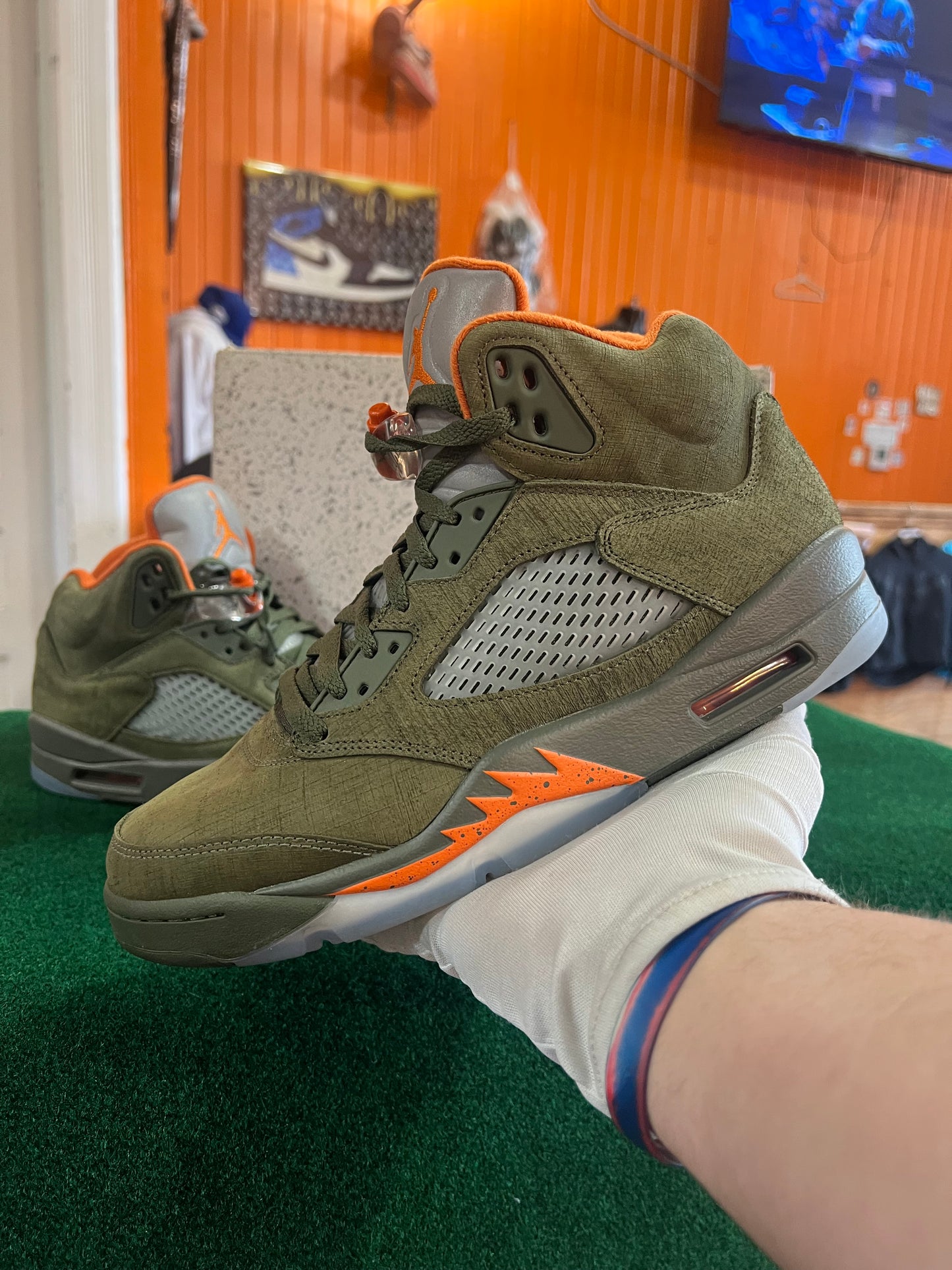 Jordan 5 (Olive)