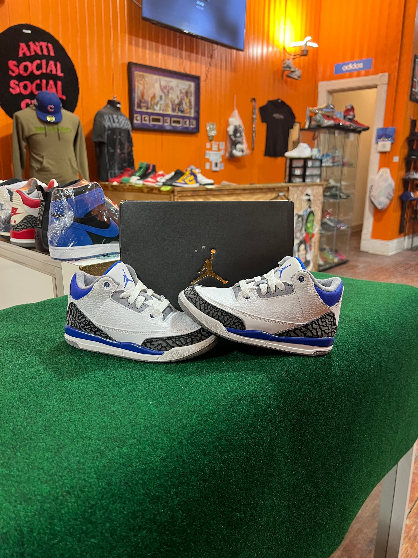 Jordan 3 (Racer Blue)
