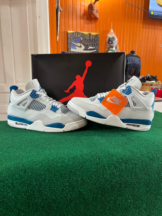 Jordan 4 (Military Blue)