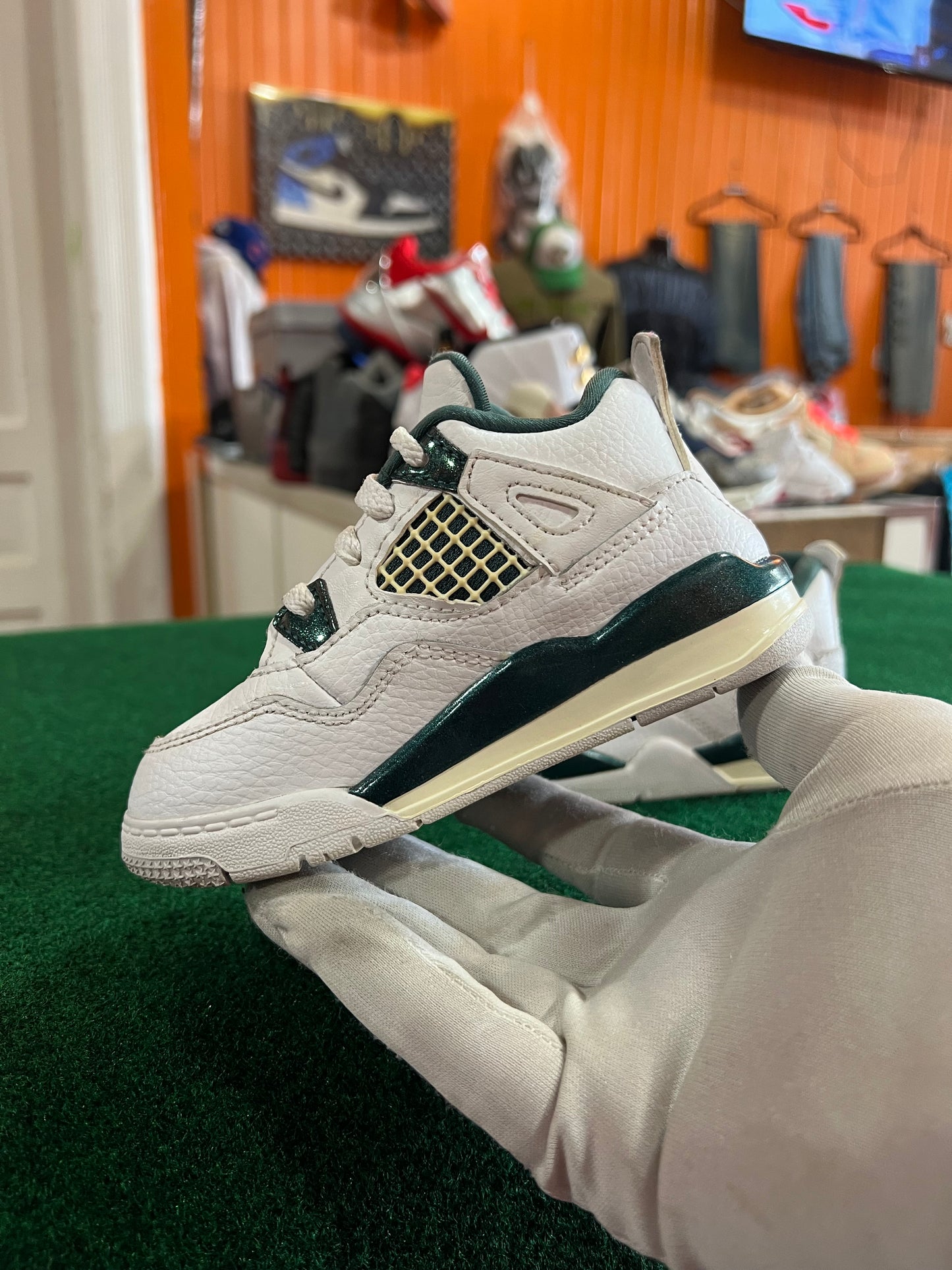 Jordan 4 (Oxidized Green)