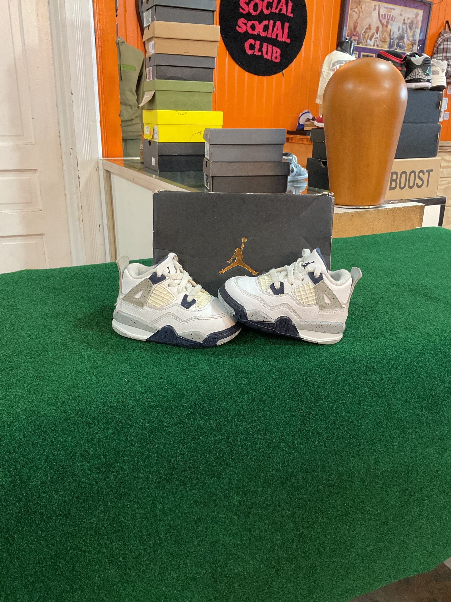 Jordan 4 (Navy)