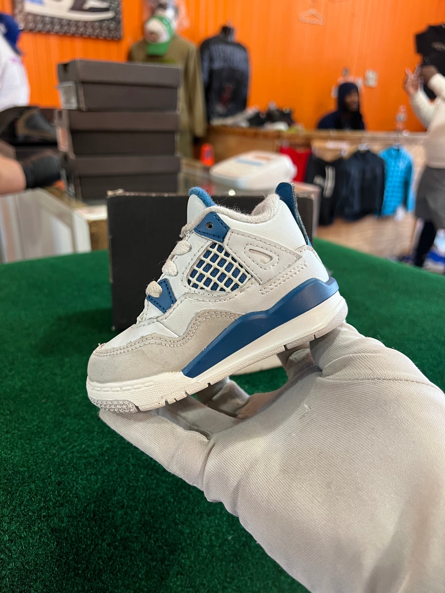 Jordan 4 (Military Blue)